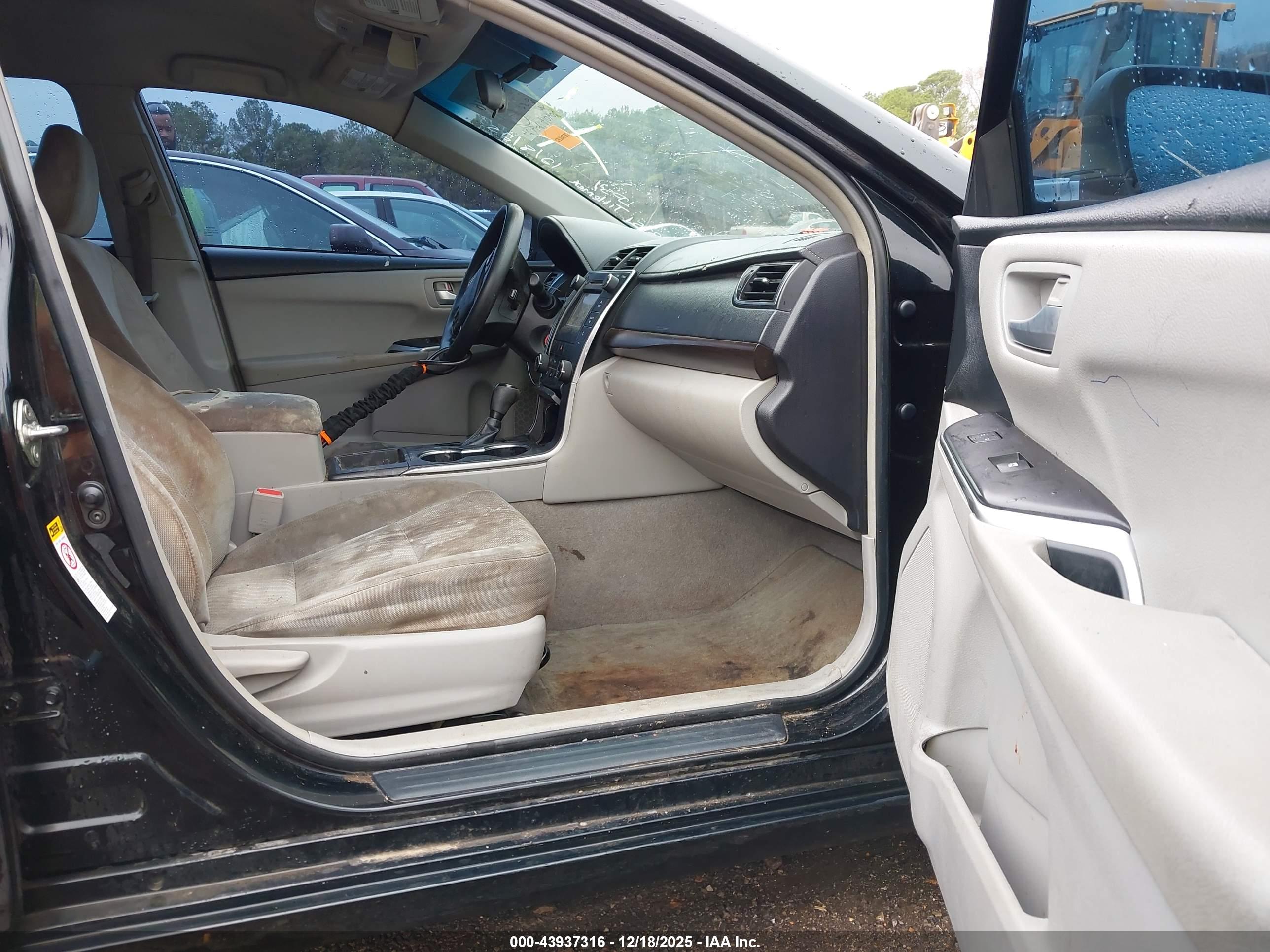 TOYOTA CAMRY image 5
