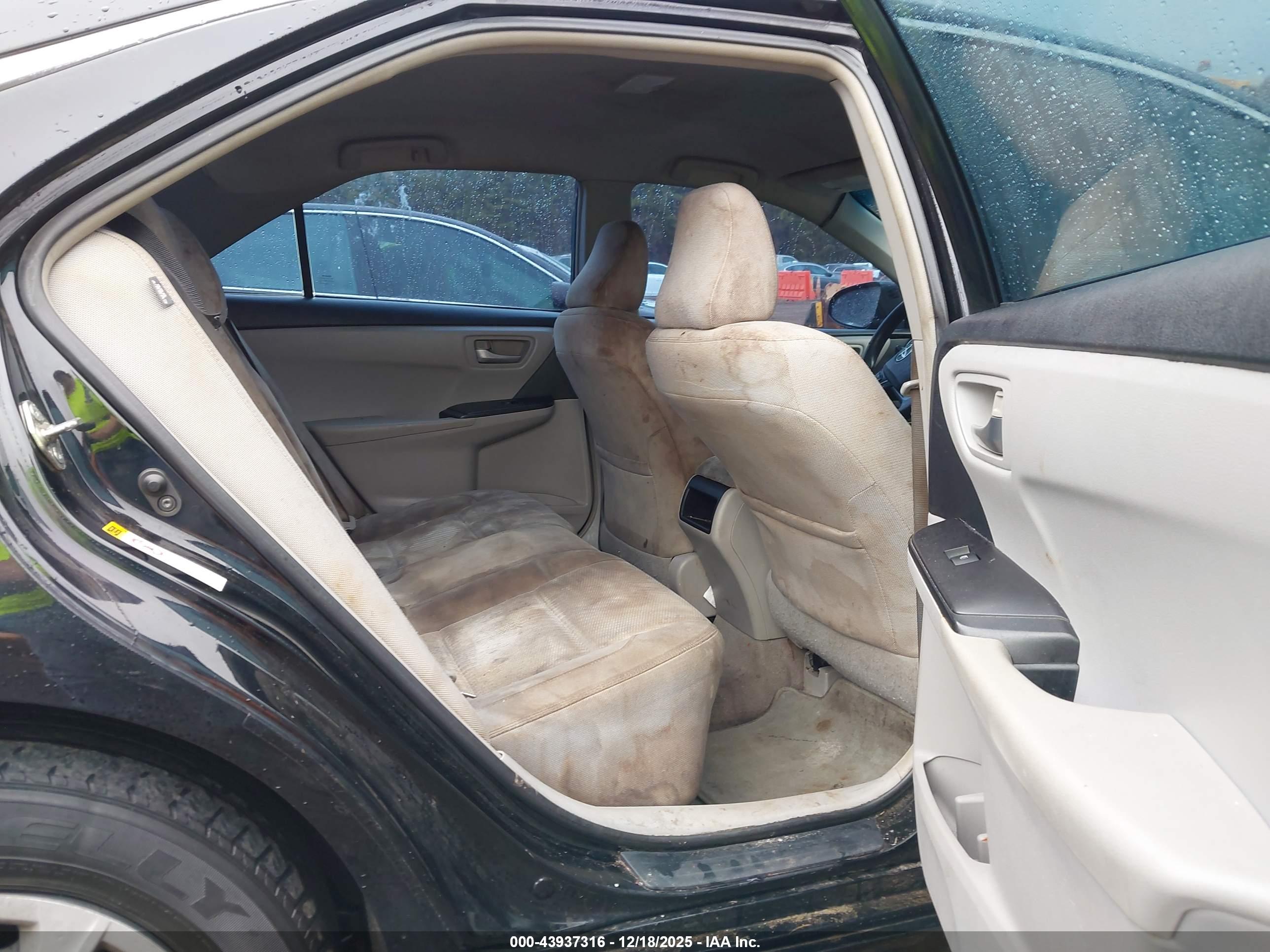TOYOTA CAMRY image 8