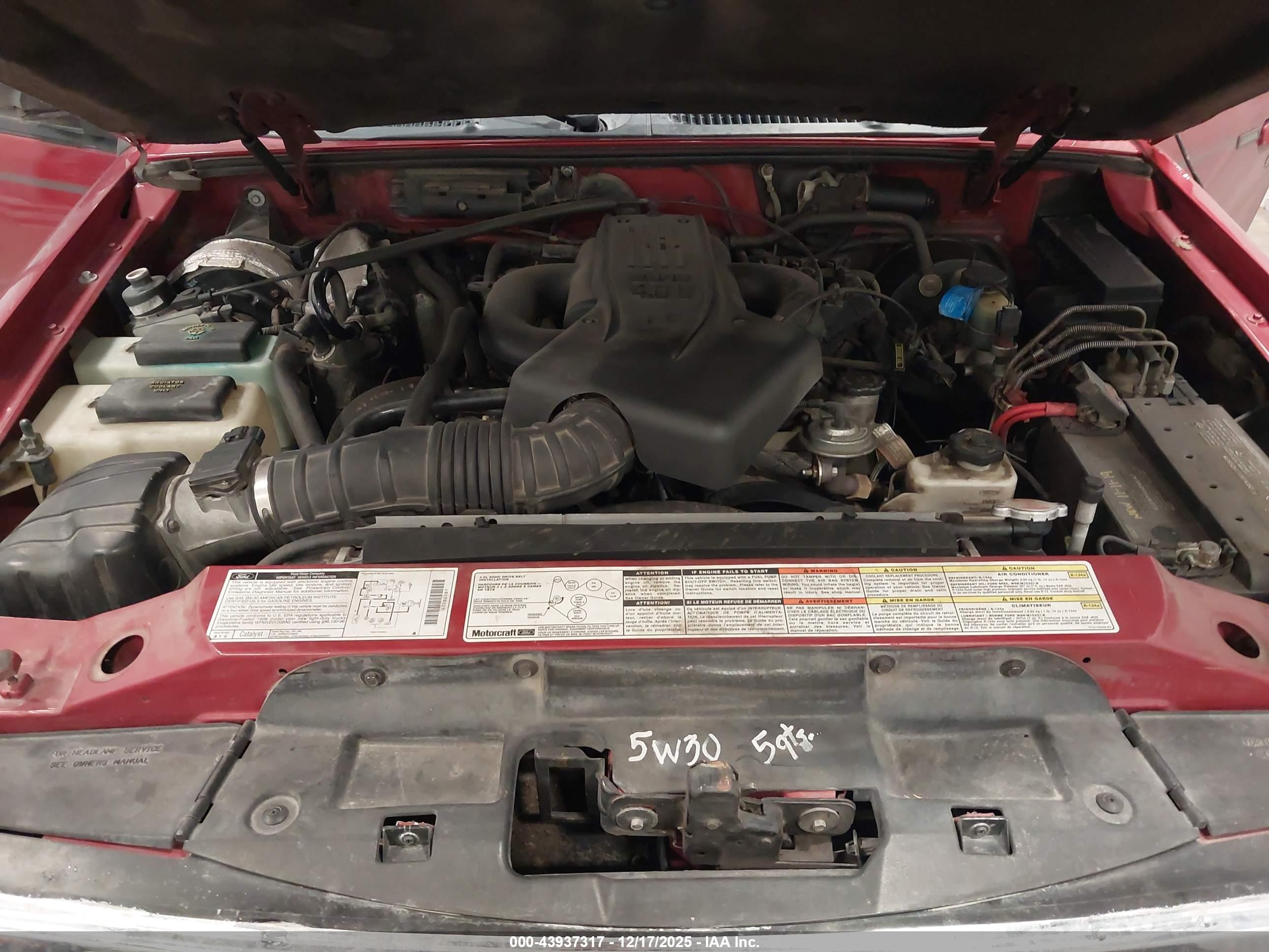 FORD EXPLORER image 10