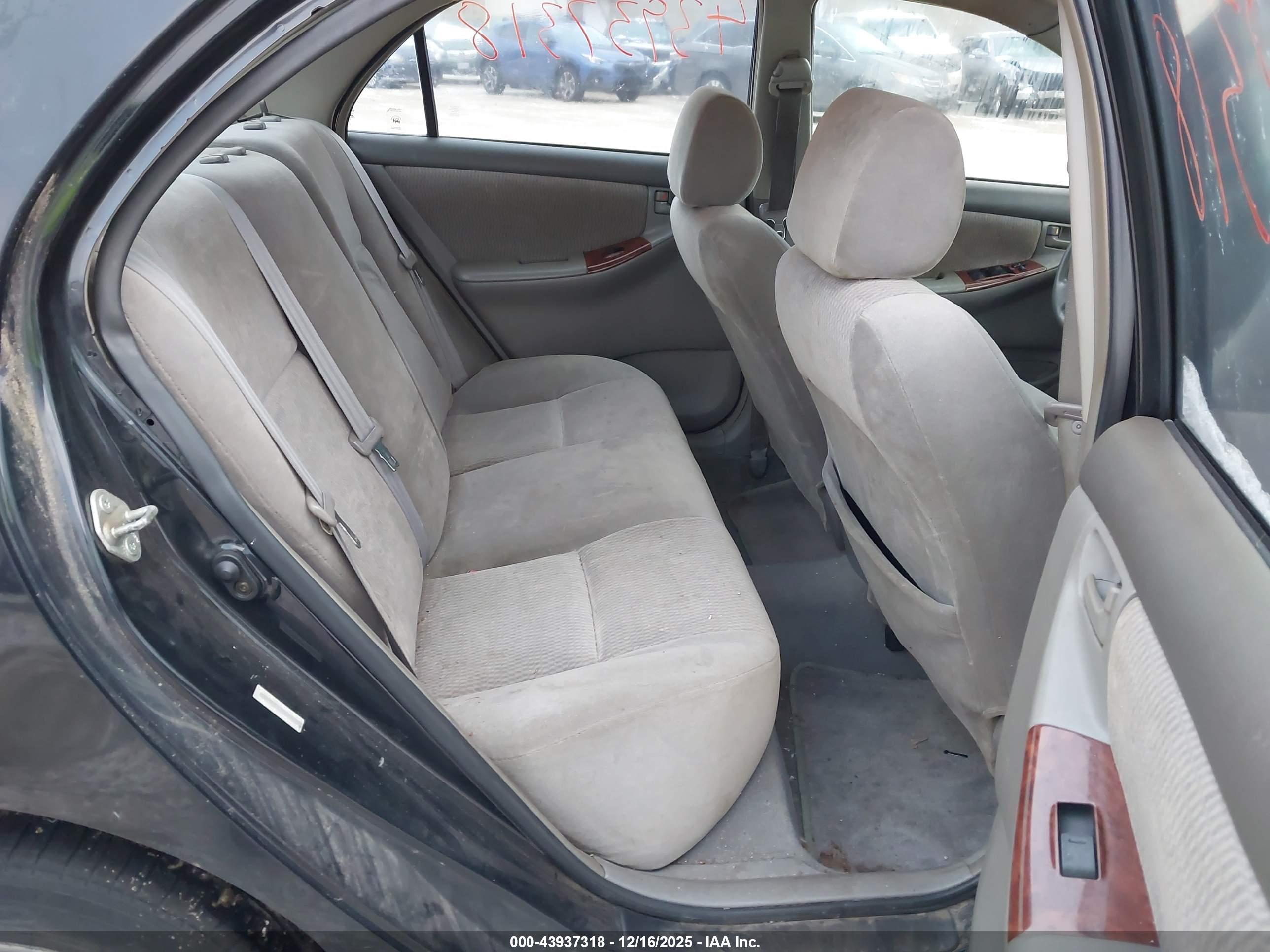 TOYOTA COROLLA image 8