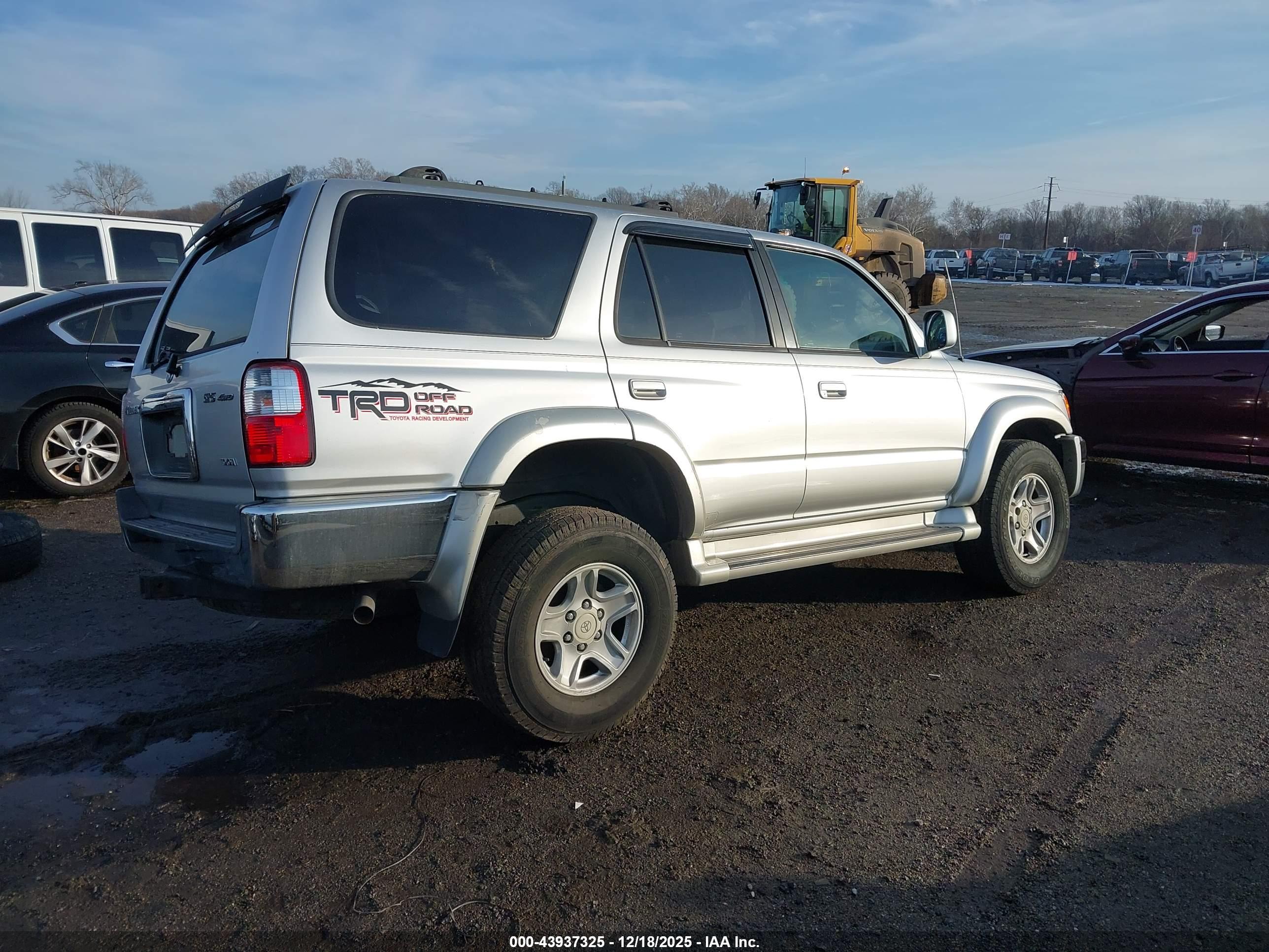 TOYOTA 4RUNNER image 4