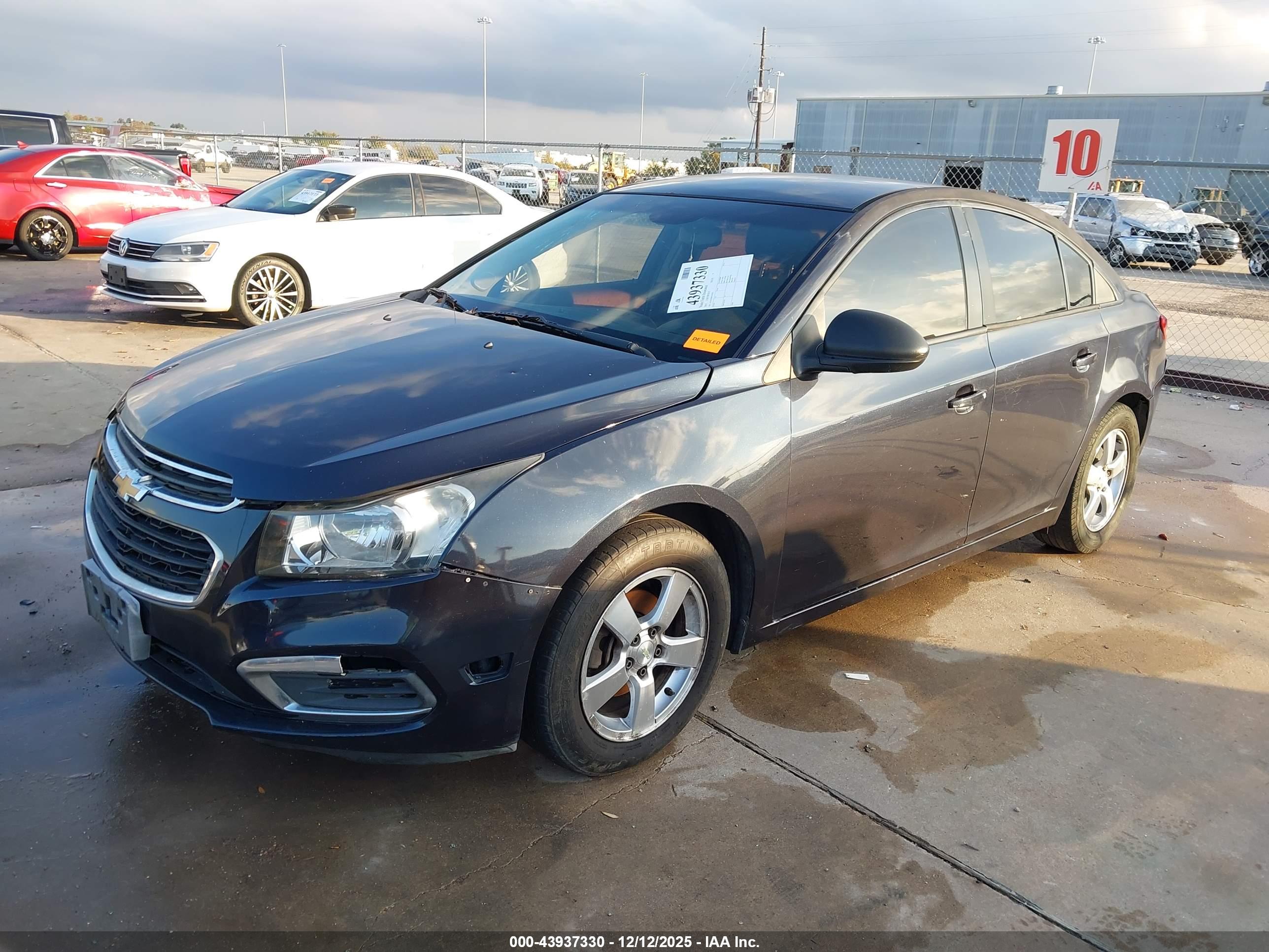 CHEVROLET CRUZE image 2