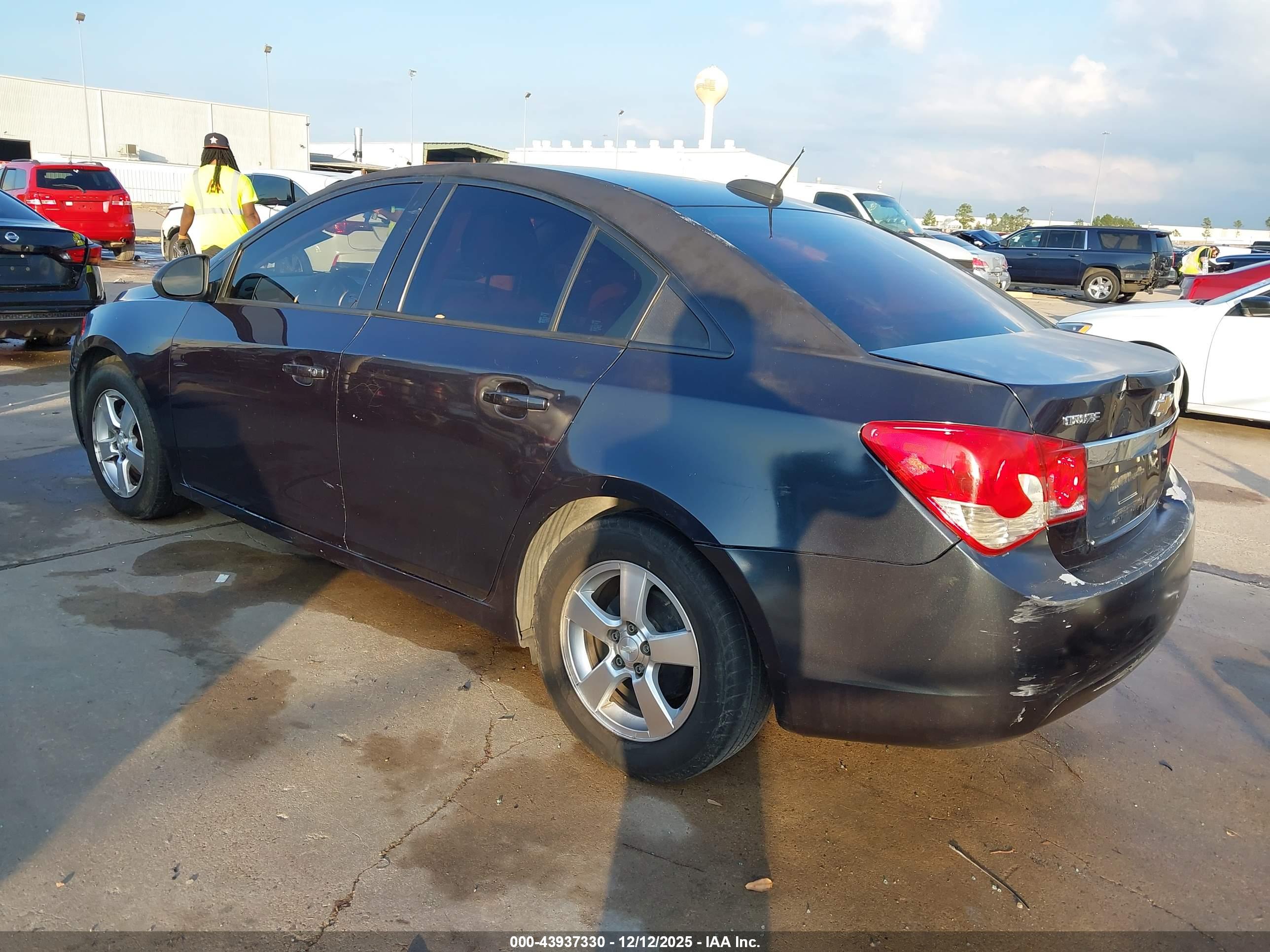 CHEVROLET CRUZE image 3