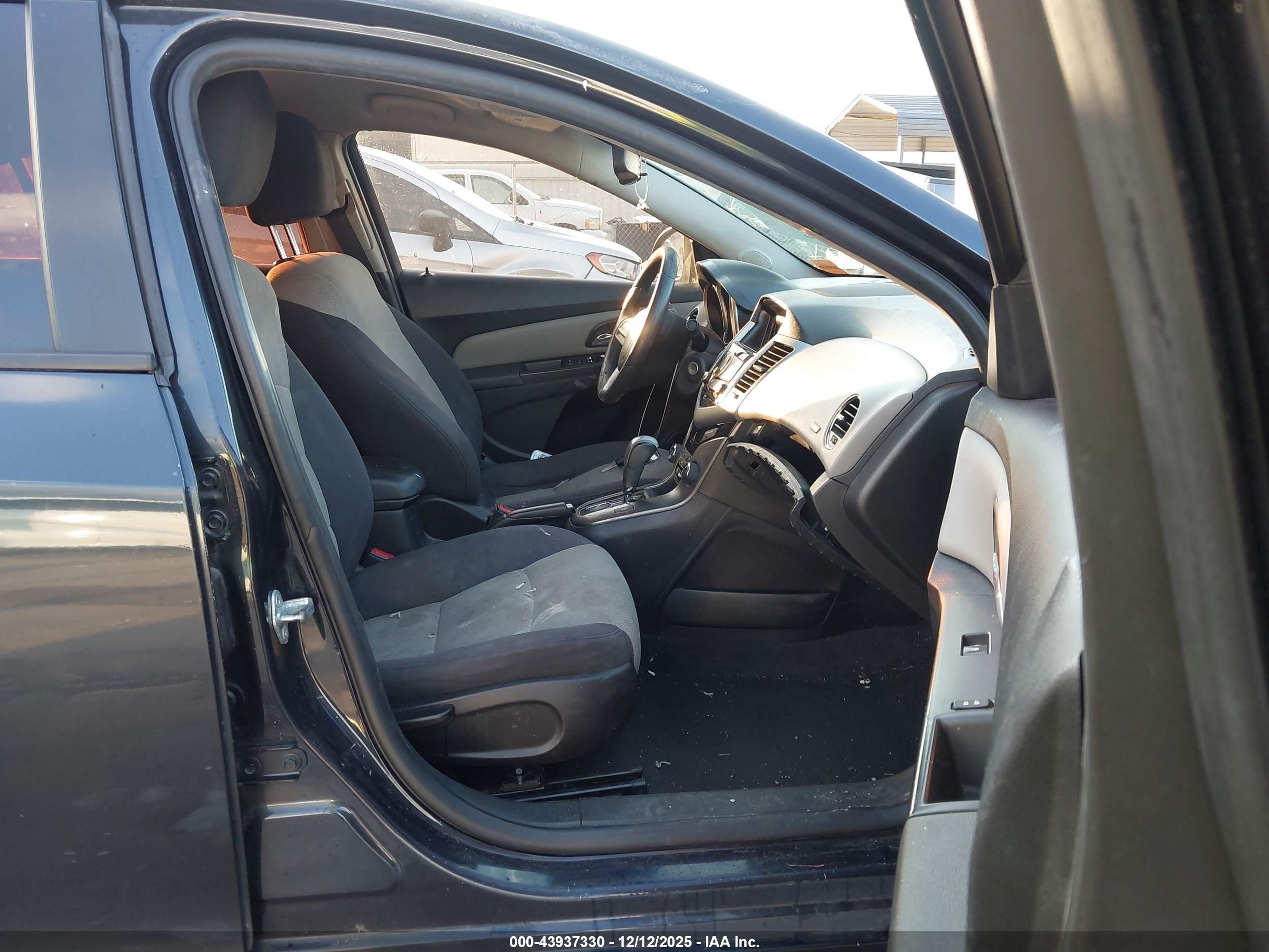 CHEVROLET CRUZE image 5