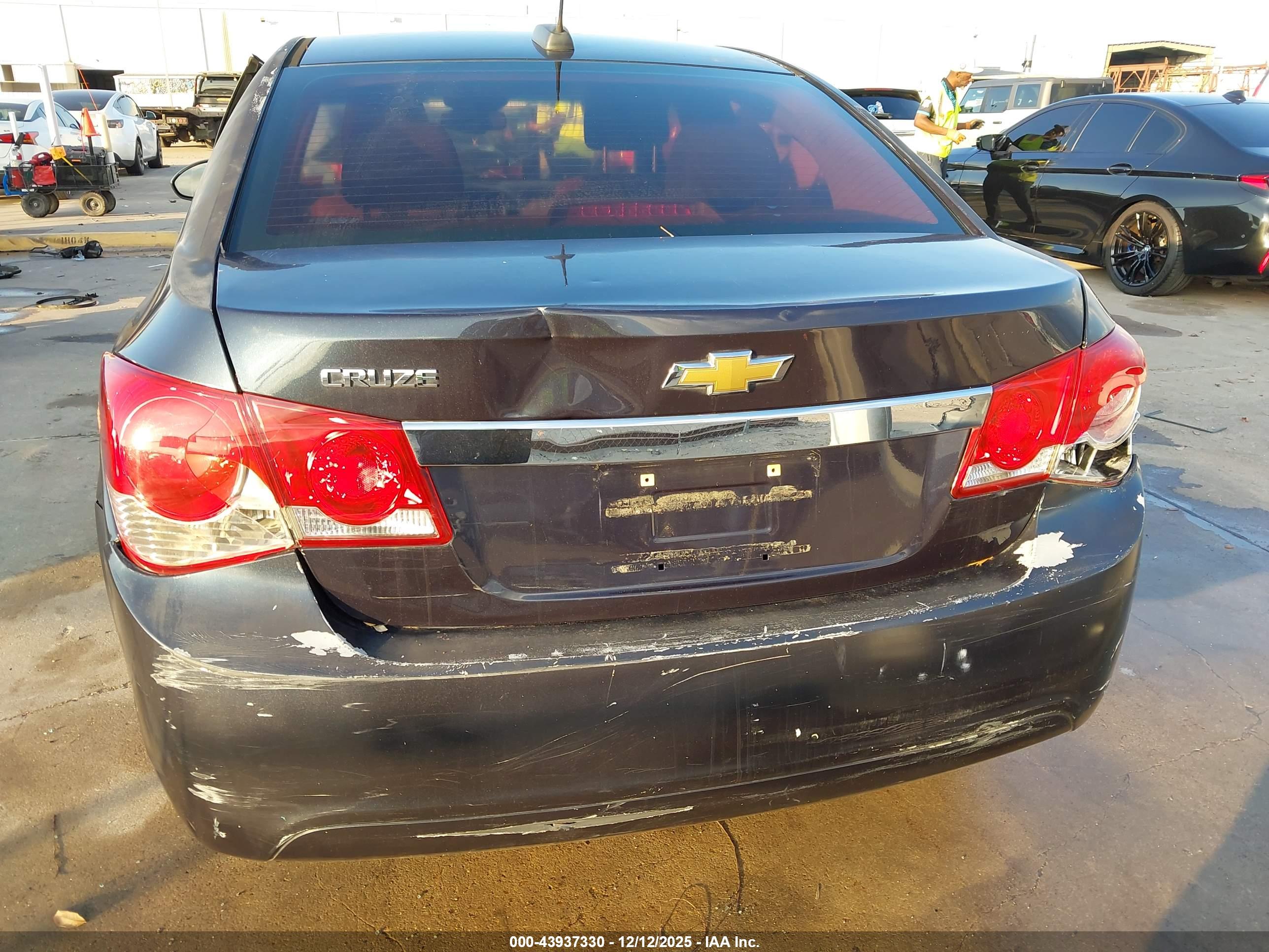 CHEVROLET CRUZE image 6