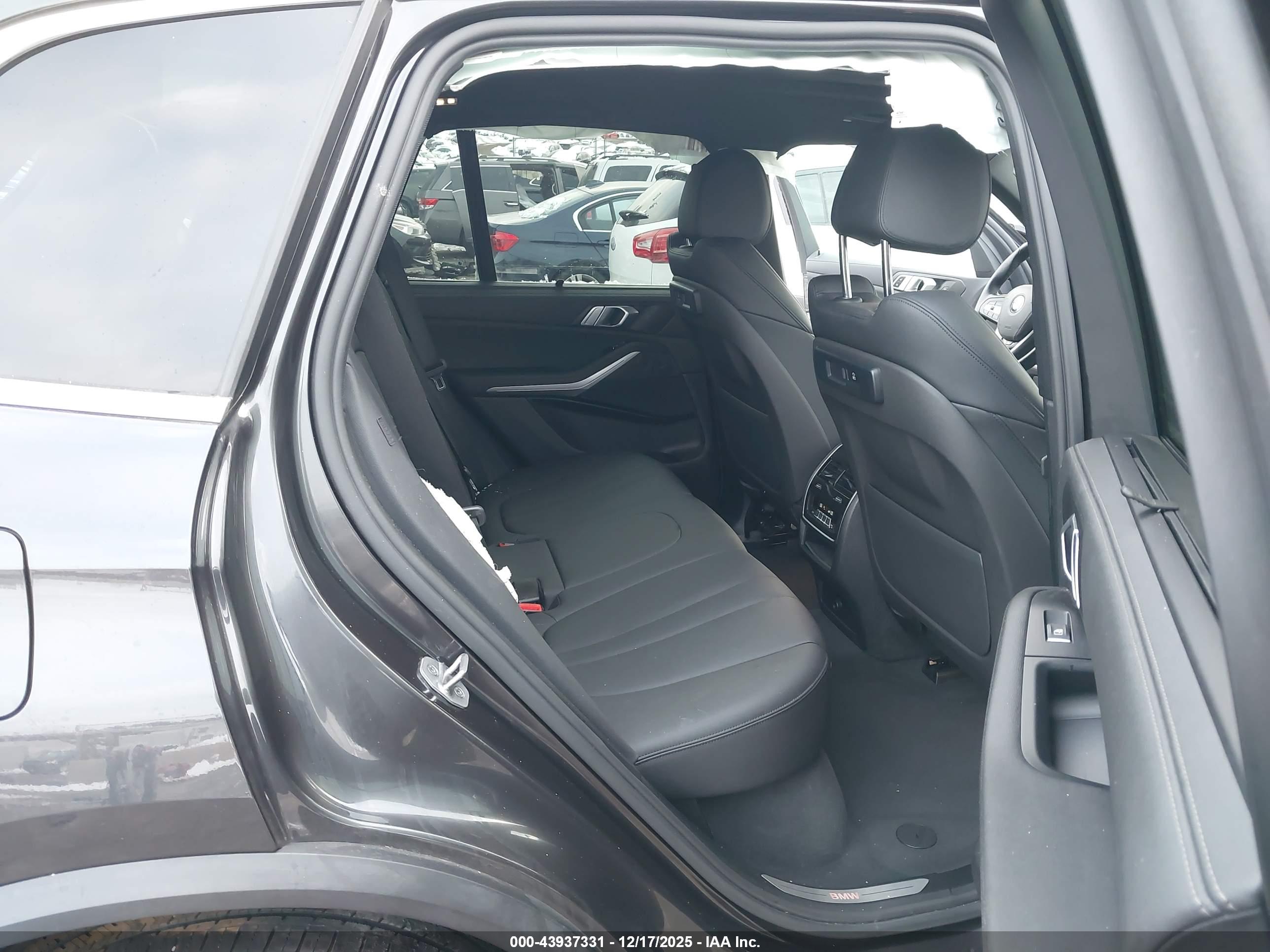 BMW X5 image 8