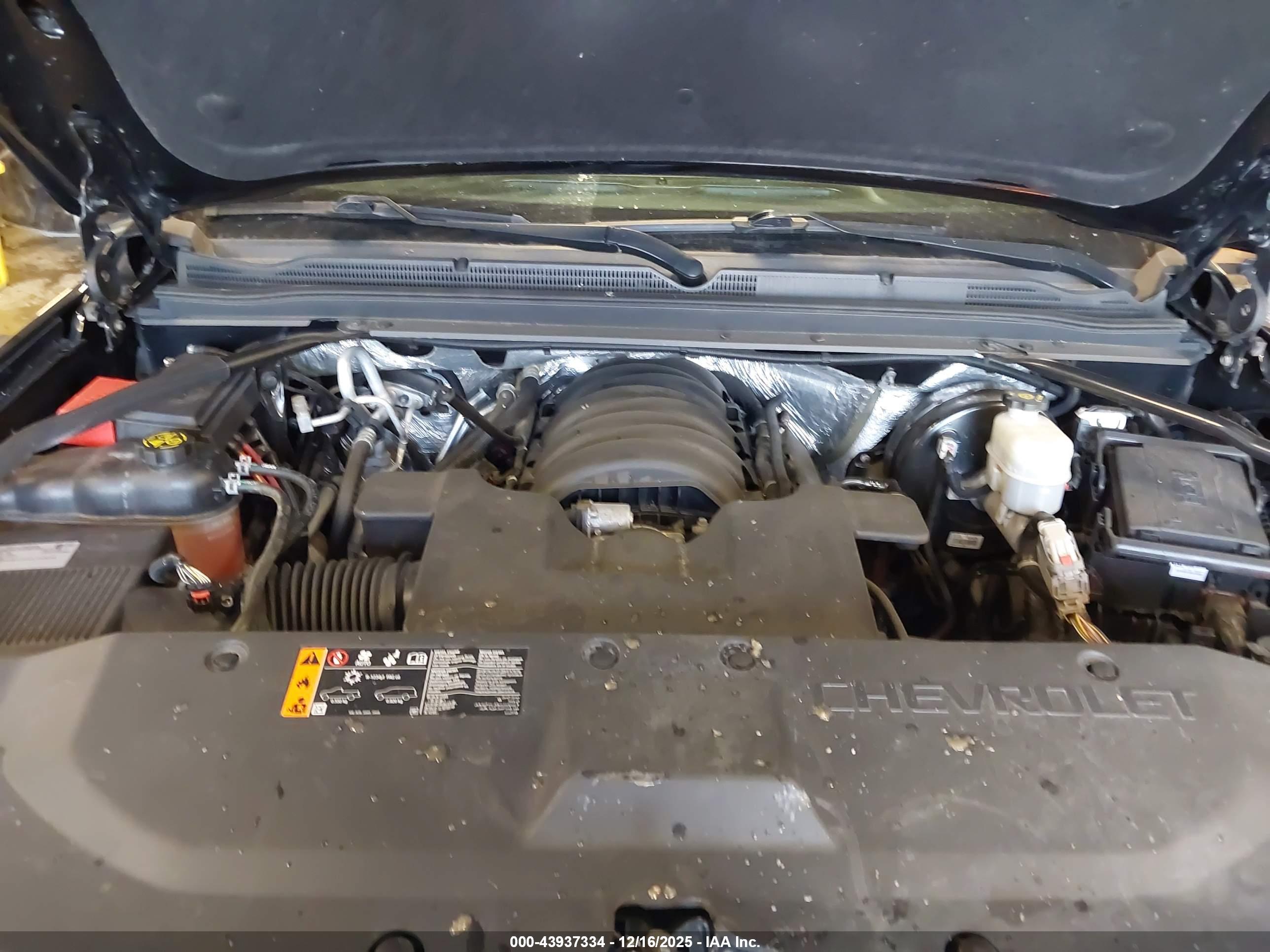 CHEVROLET SUBURBAN image 10