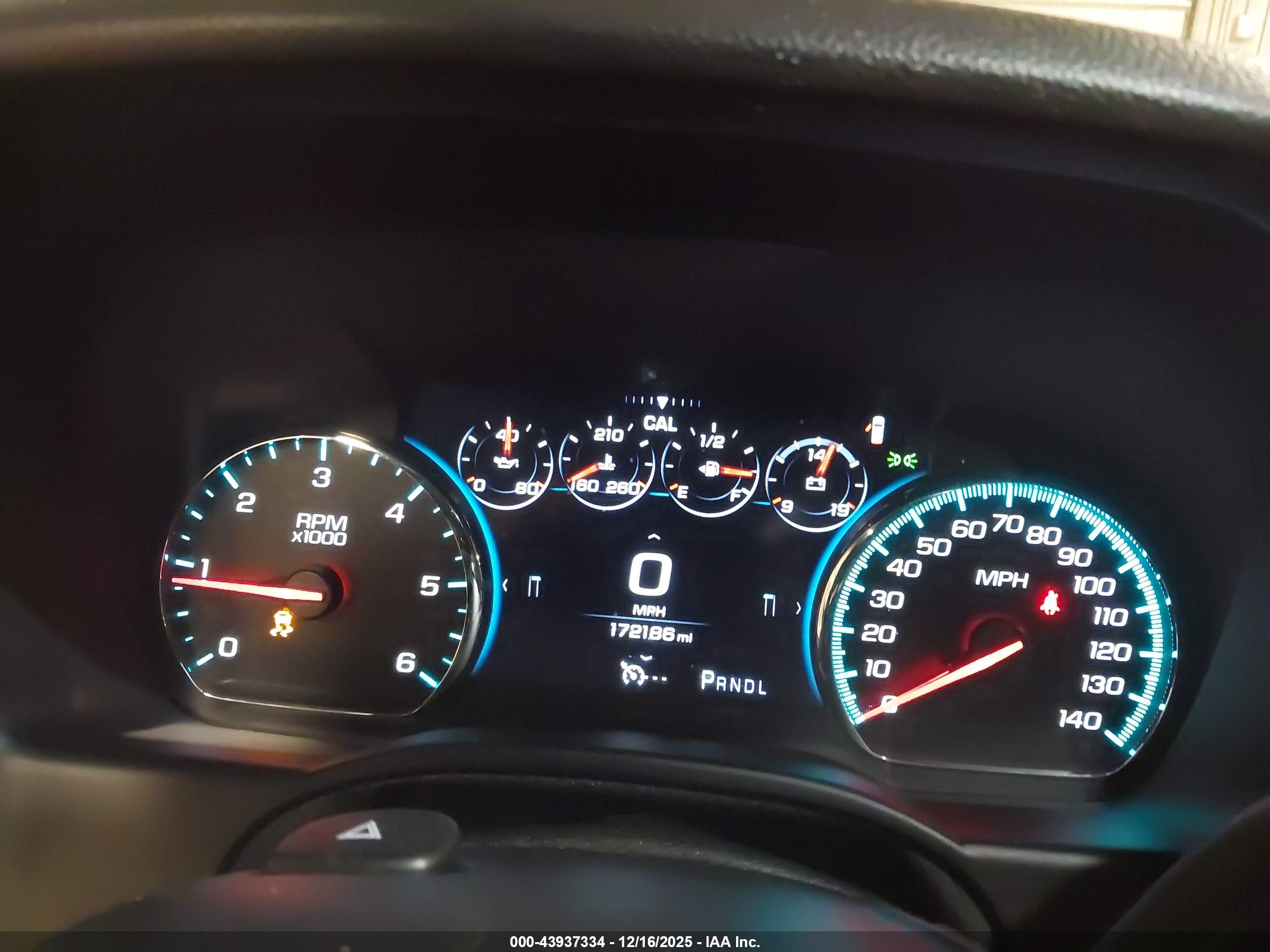 CHEVROLET SUBURBAN image 7
