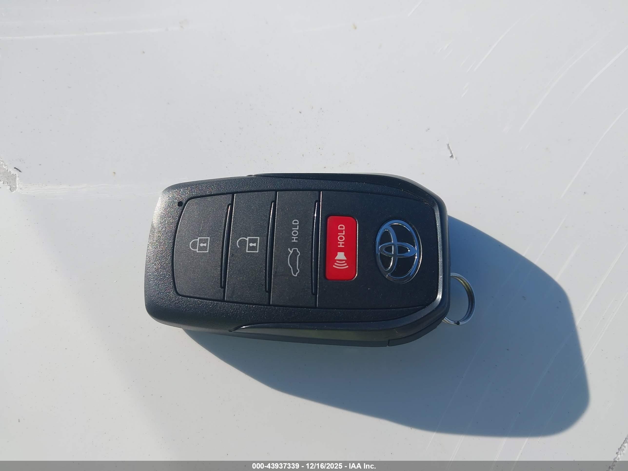 TOYOTA COROLLA image 11