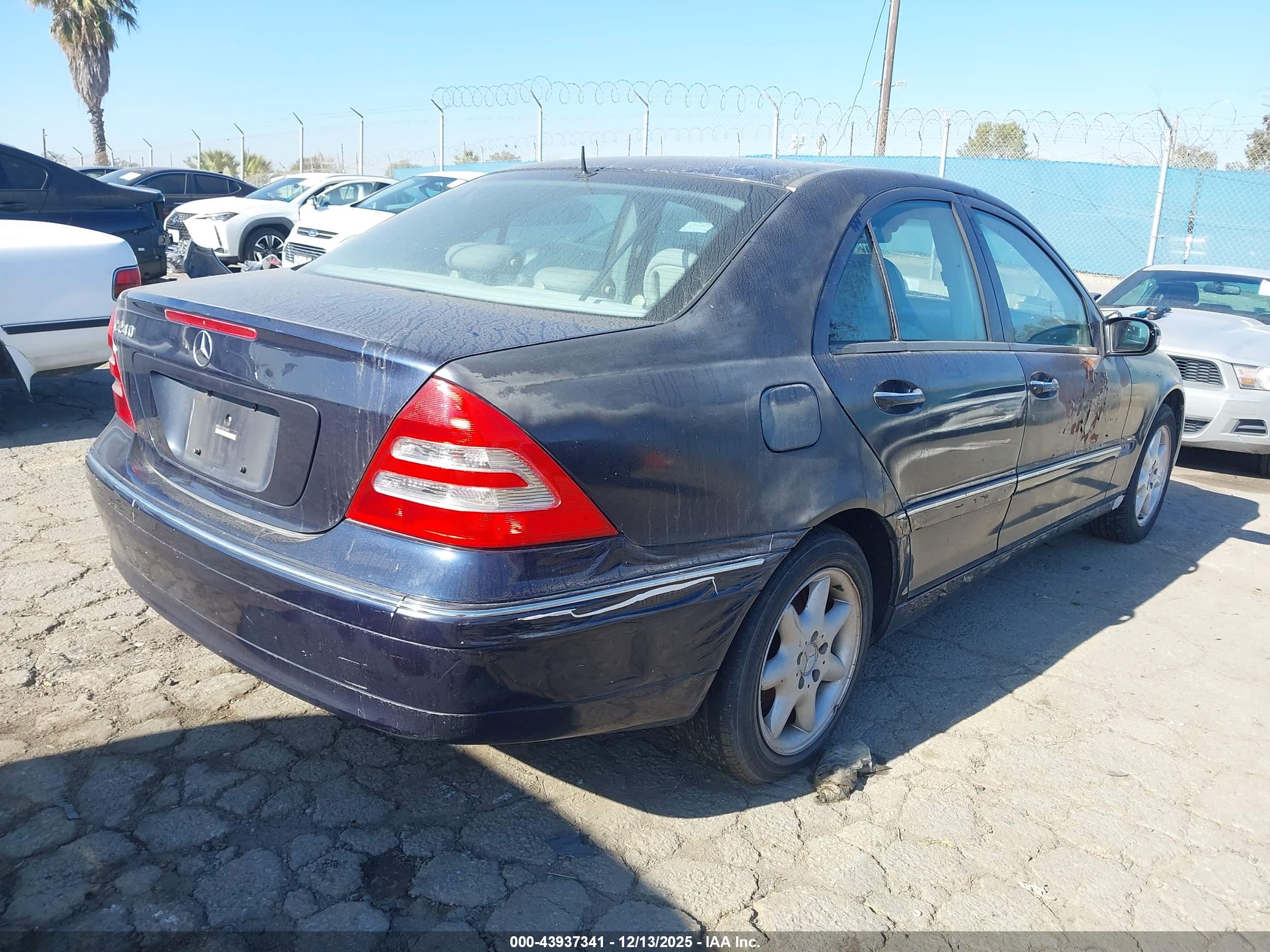 MERCEDES-BENZ C image 4