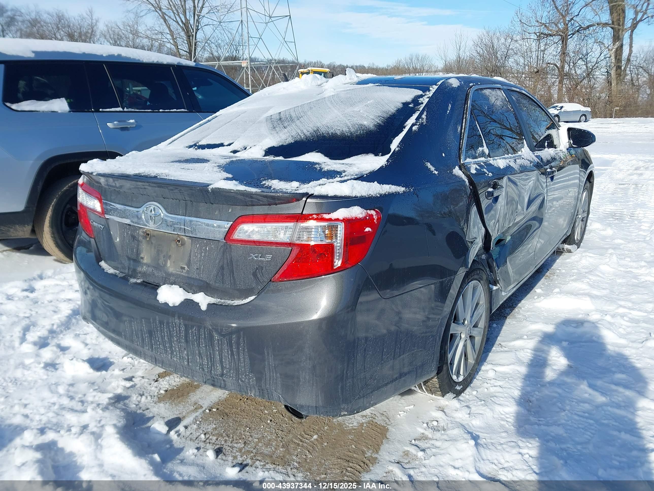 TOYOTA CAMRY image 4