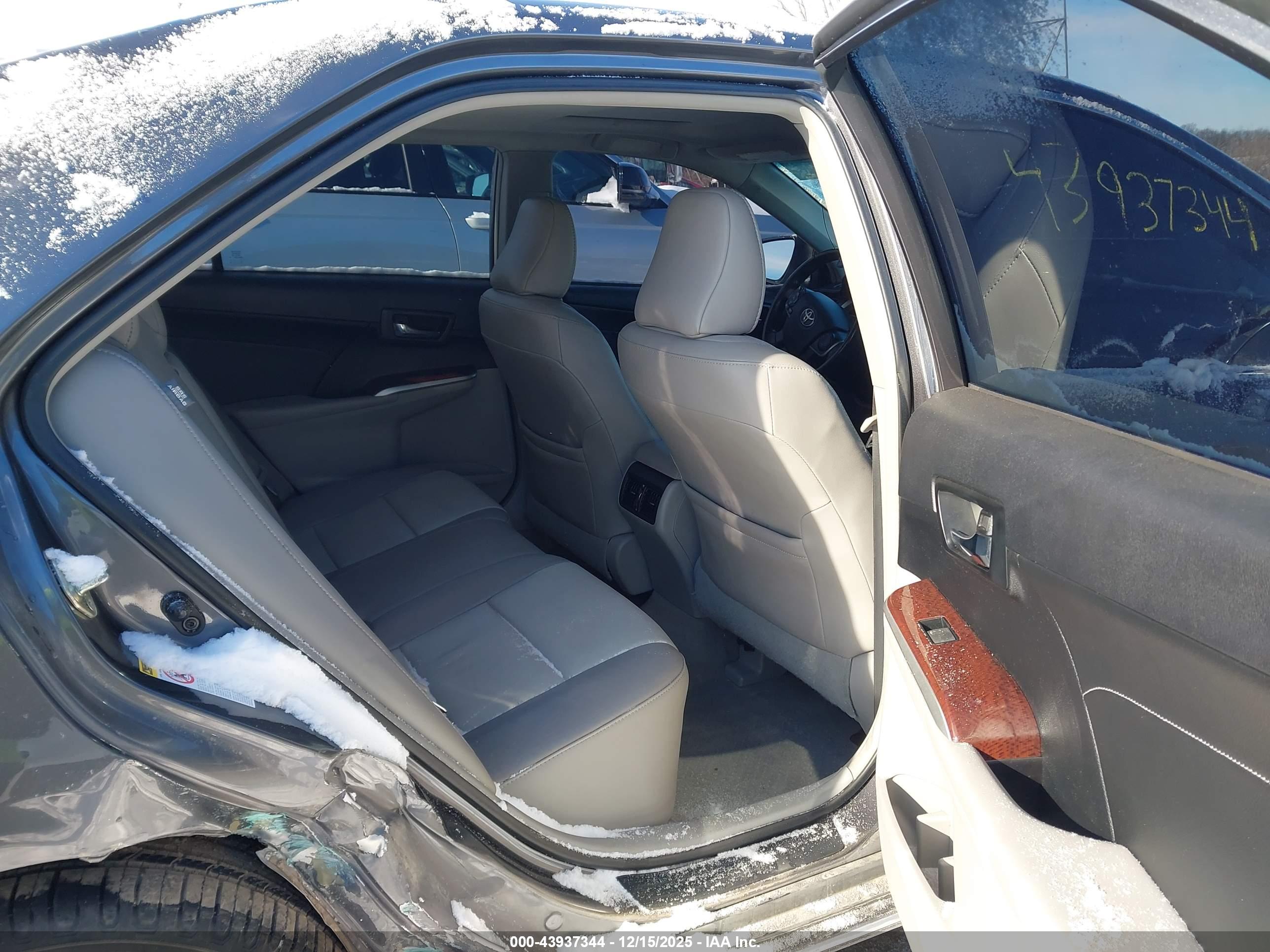 TOYOTA CAMRY image 8