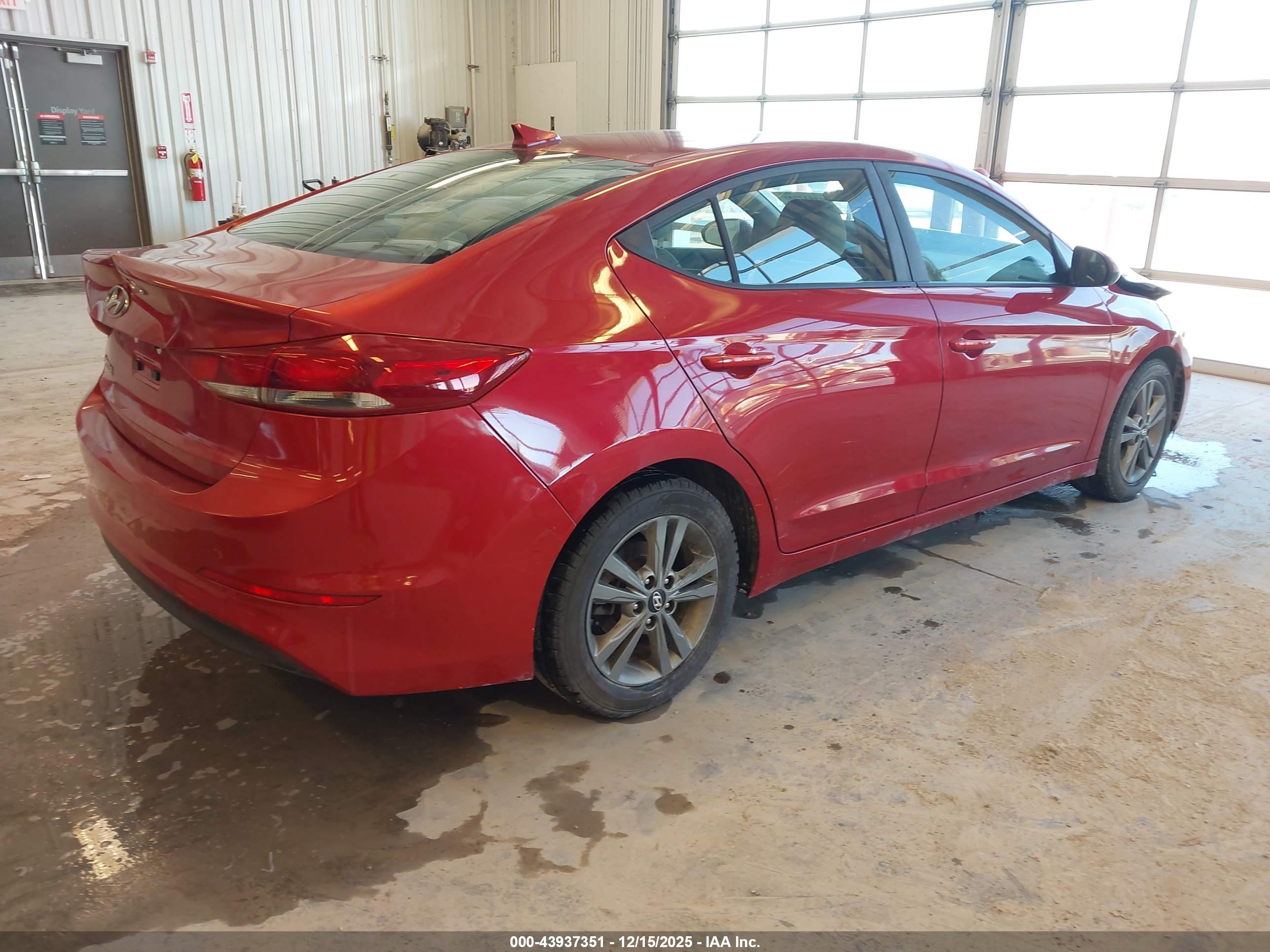 HYUNDAI ELANTRA image 4