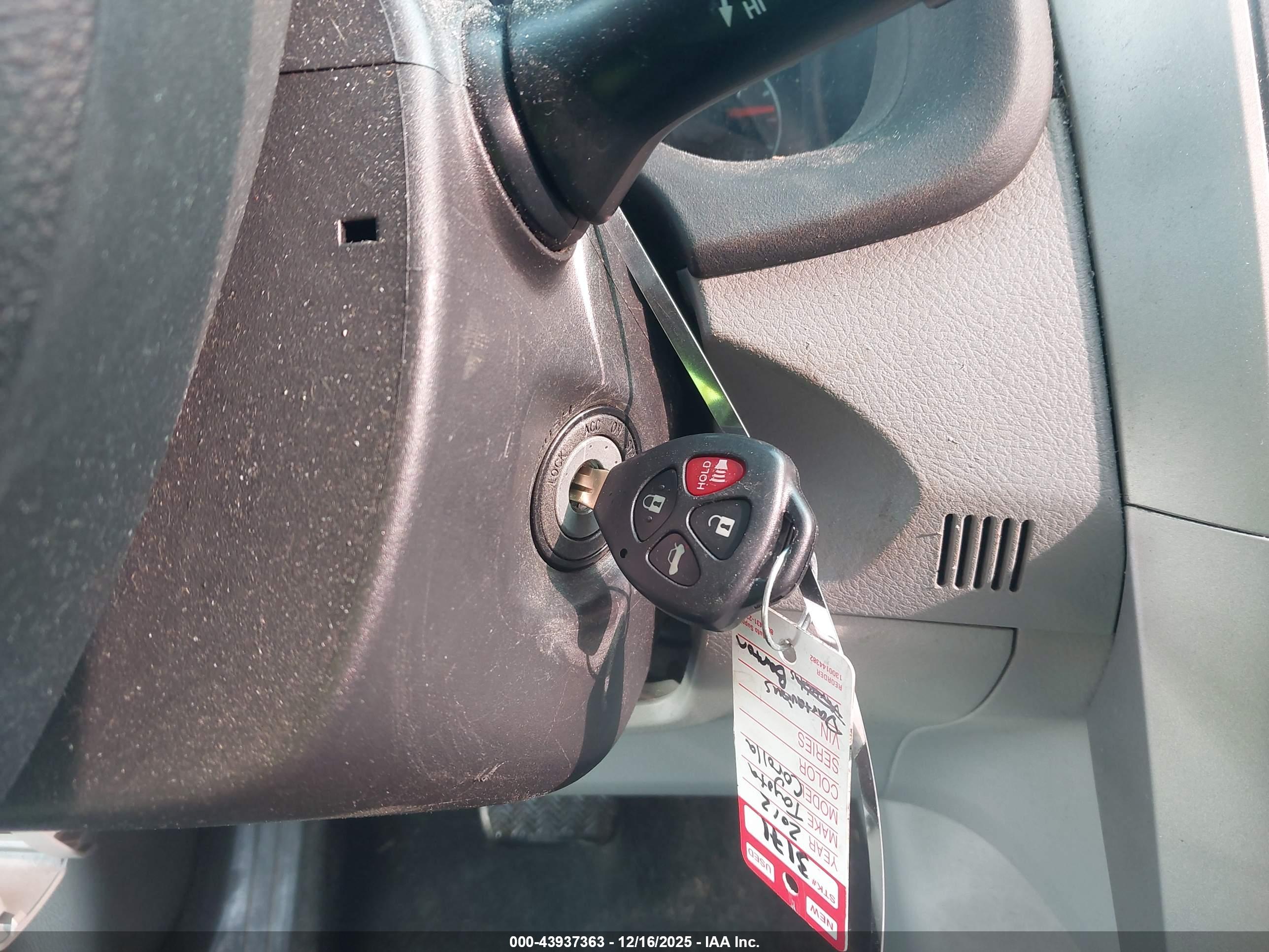 TOYOTA COROLLA image 11