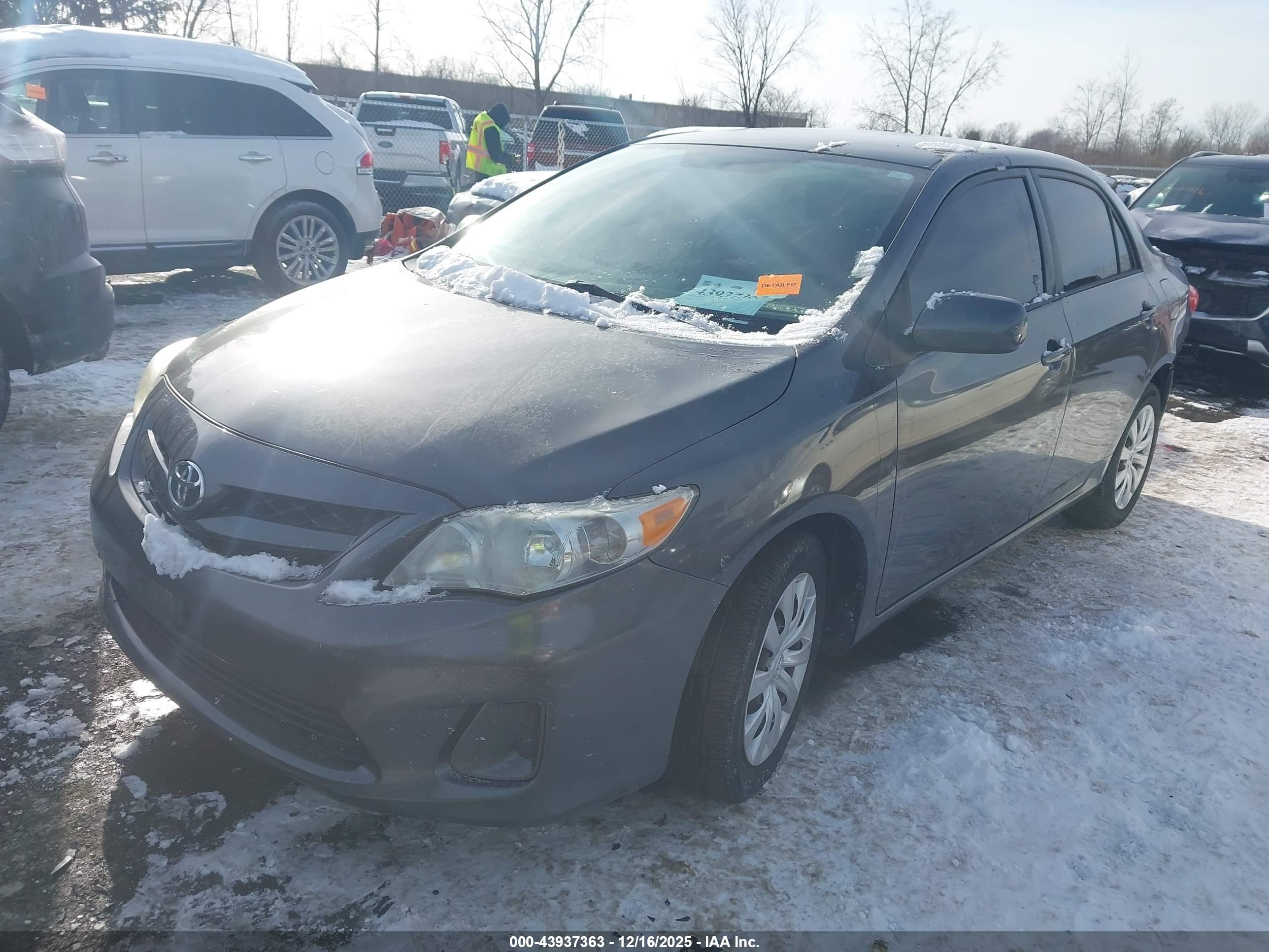 TOYOTA COROLLA image 2