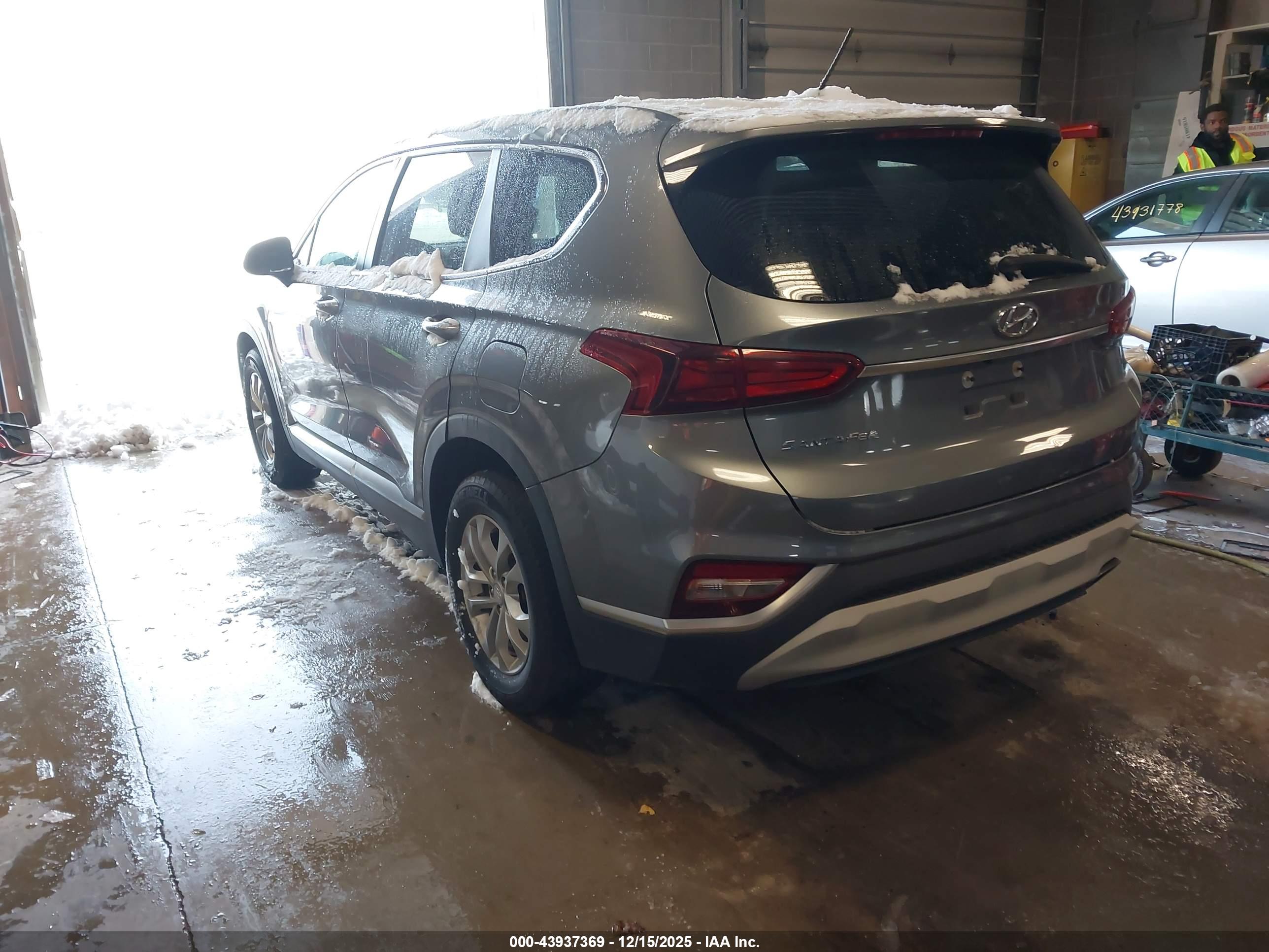HYUNDAI SANTA image 3
