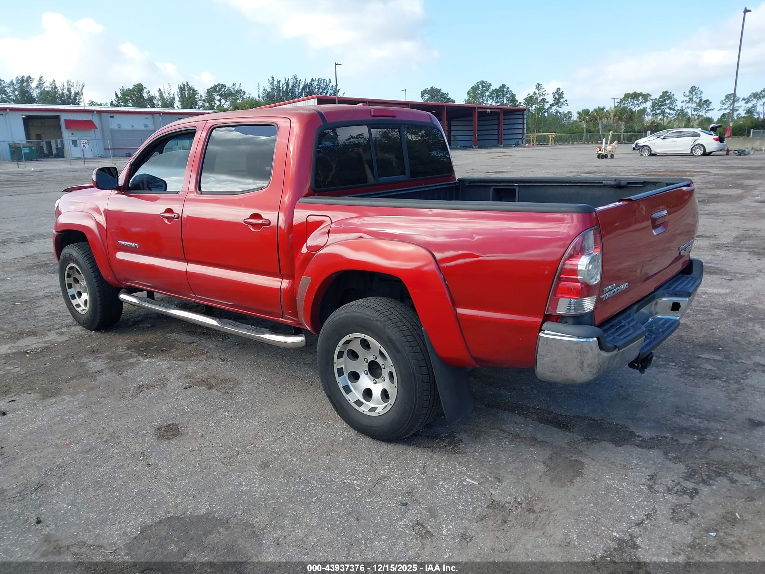 TOYOTA TACOMA image 3