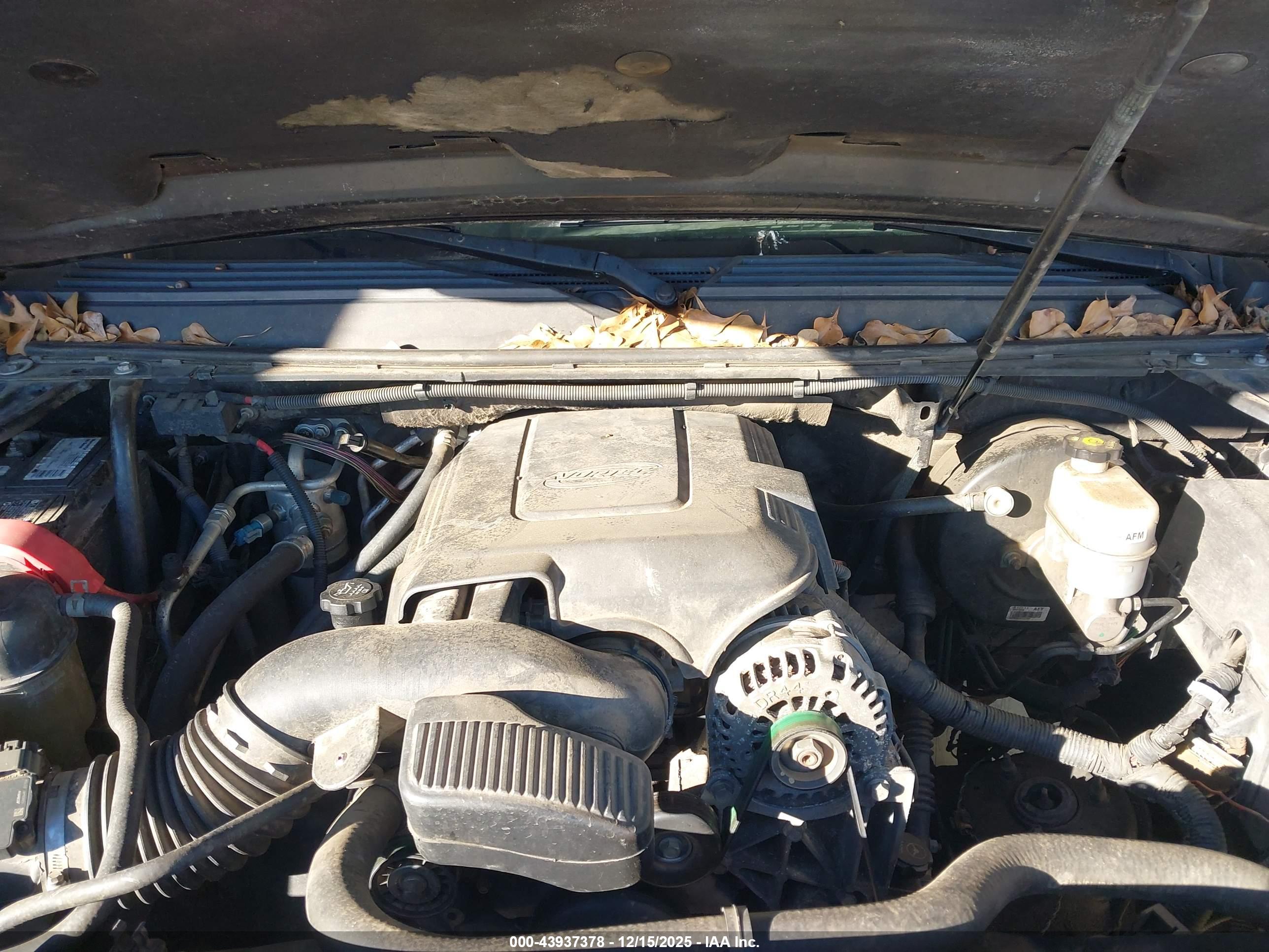CHEVROLET SUBURBAN image 10