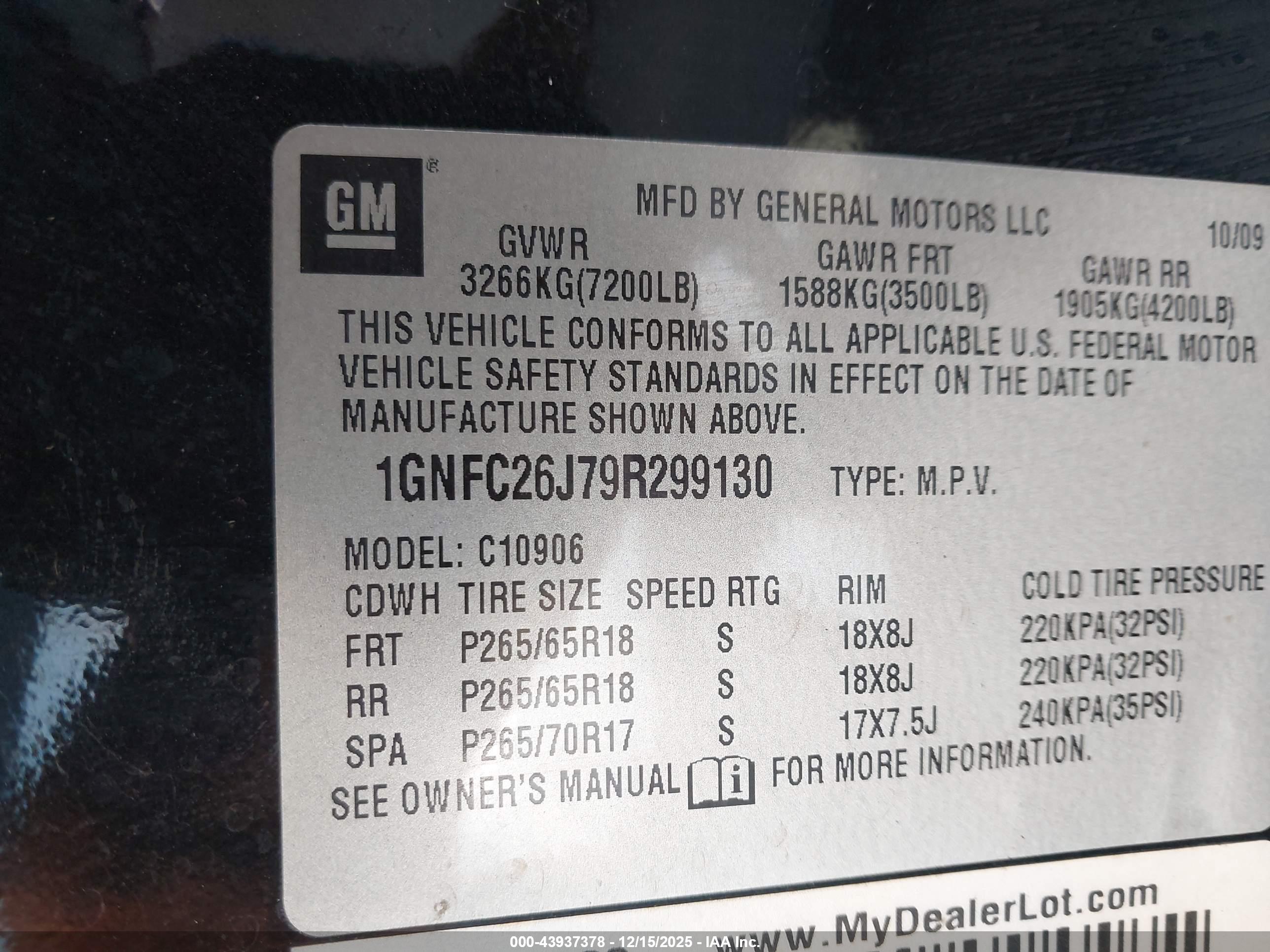 CHEVROLET SUBURBAN image 9