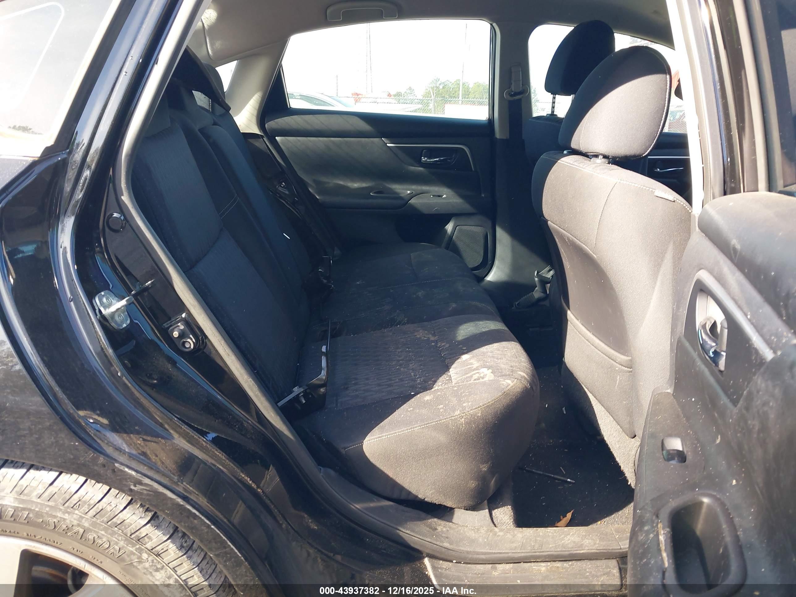 NISSAN ALTIMA image 8