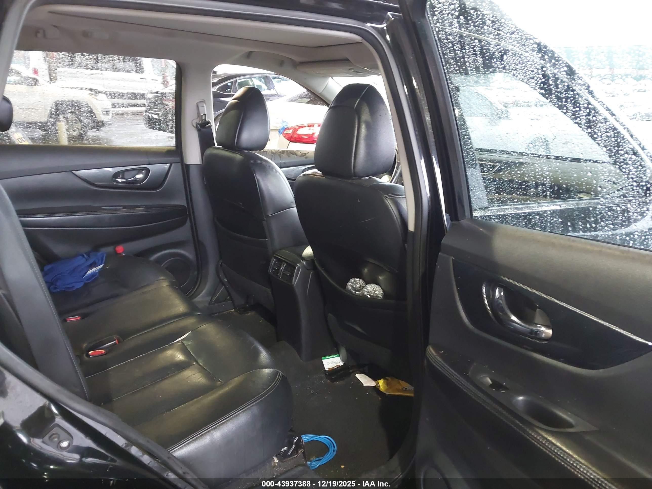 NISSAN ROGUE image 8