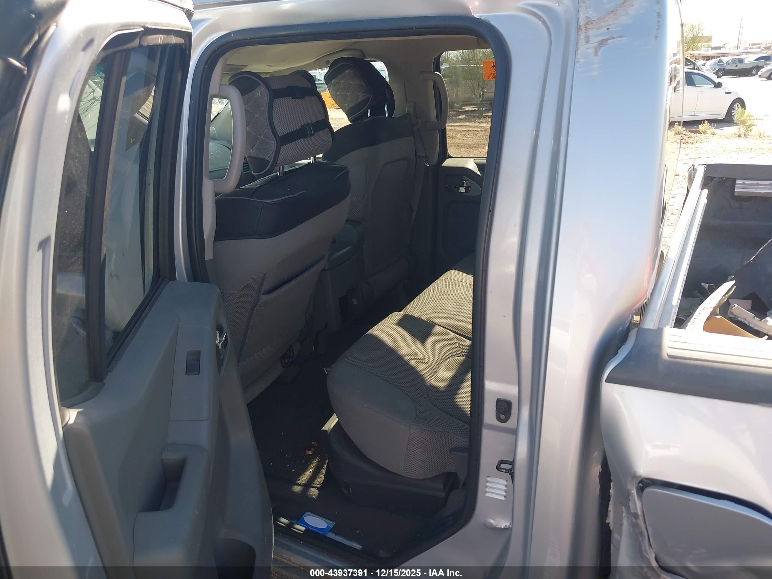 NISSAN FRONTIER image 8