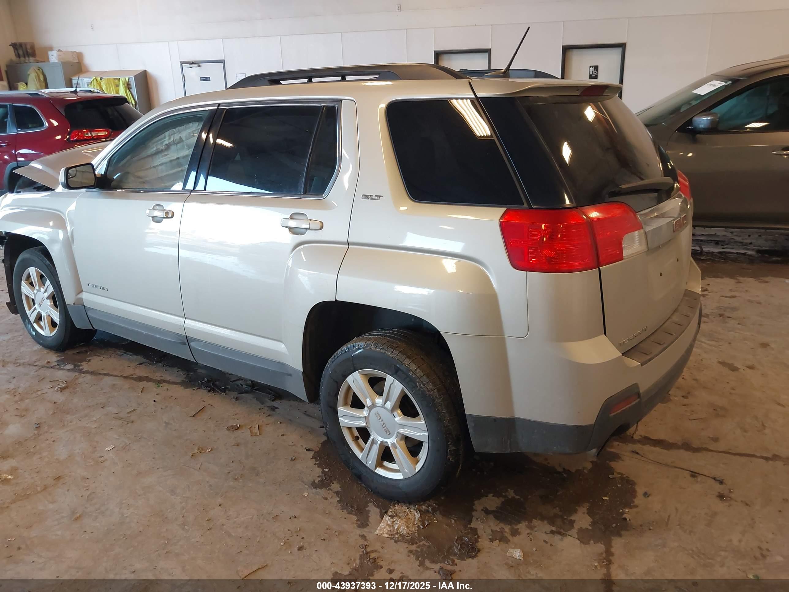GMC TERRAIN image 3