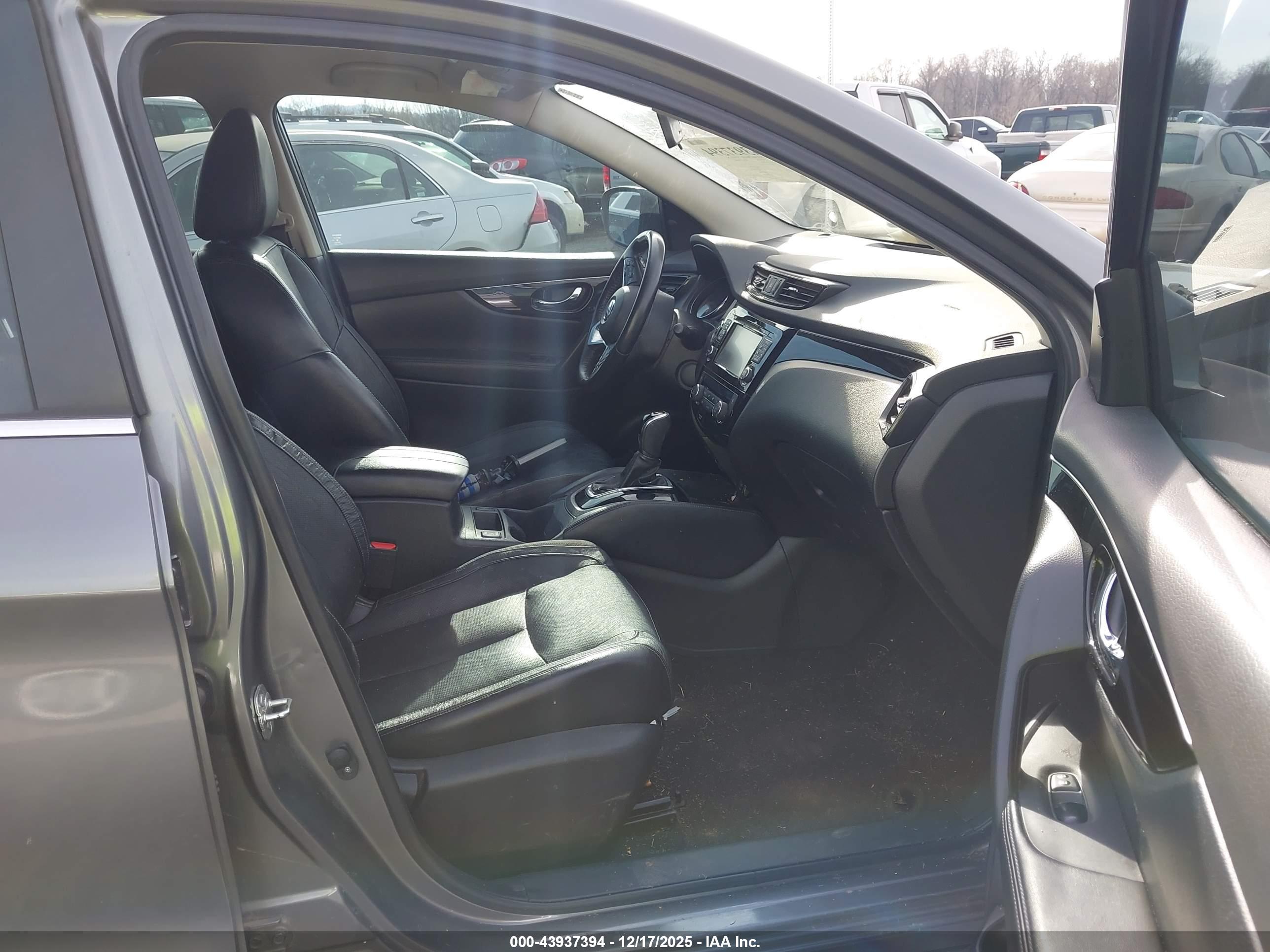 NISSAN ROGUE image 5