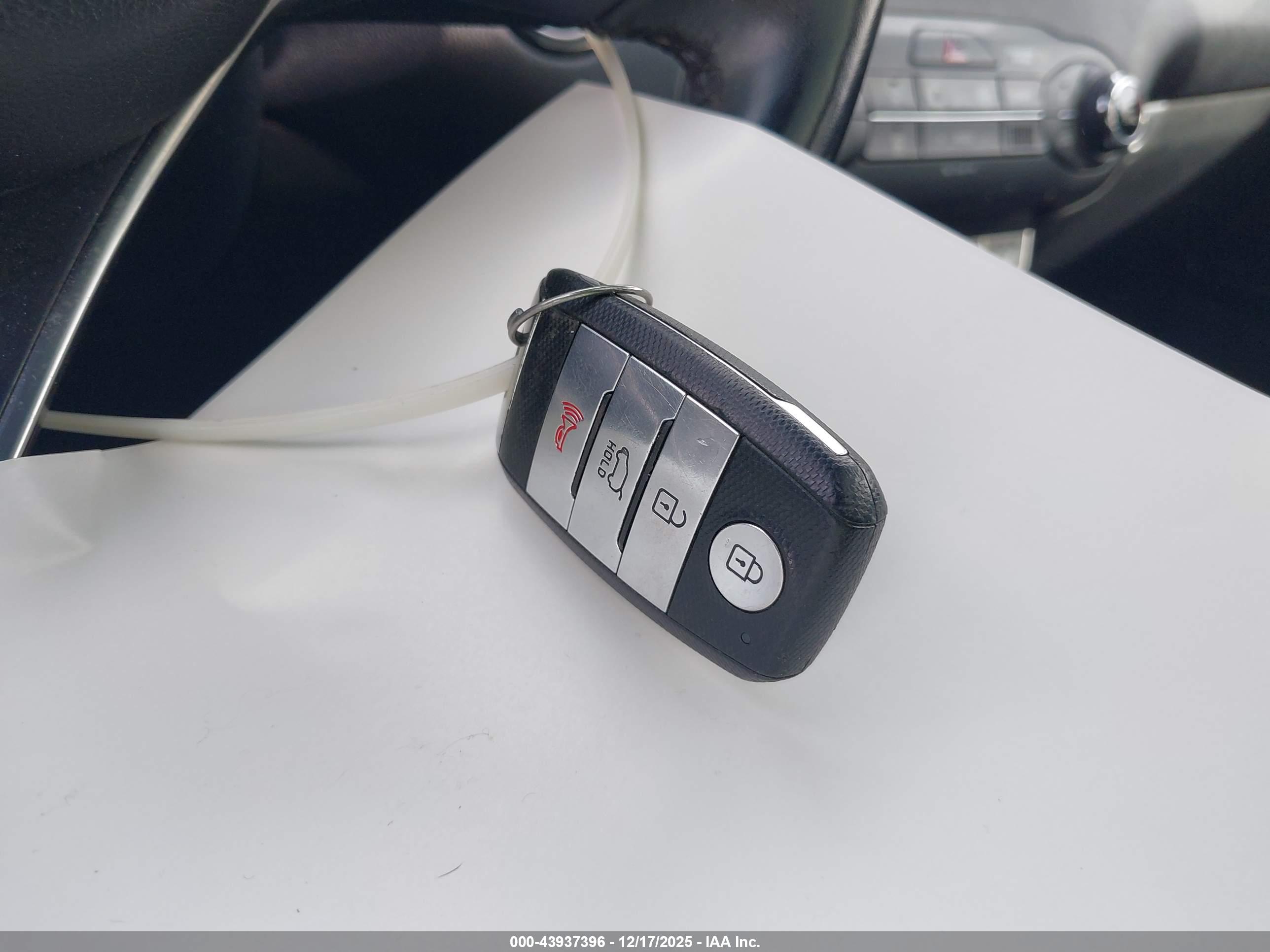 KIA SORENTO image 11