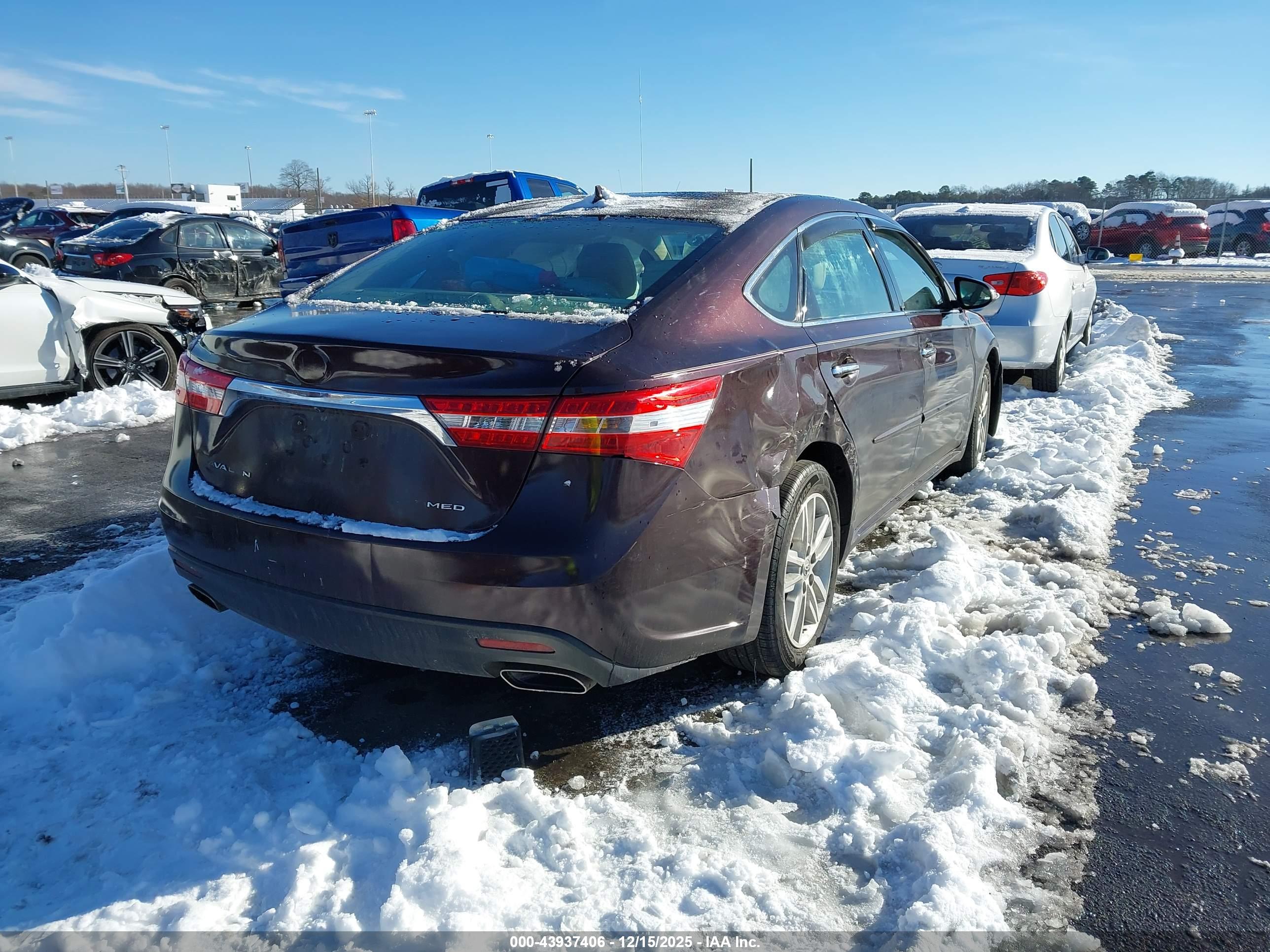 TOYOTA AVALON image 4