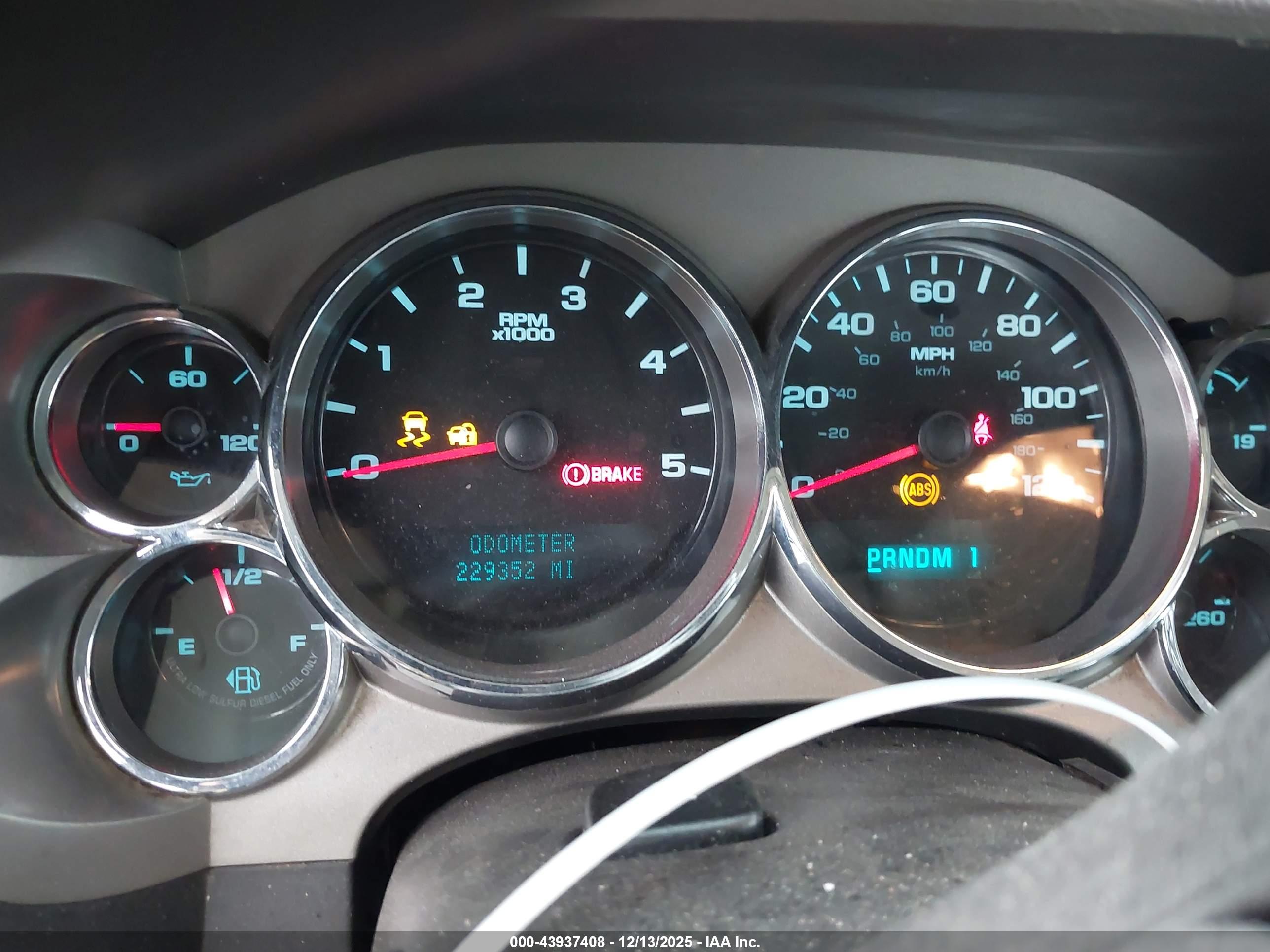 CHEVROLET SILVERADO image 7