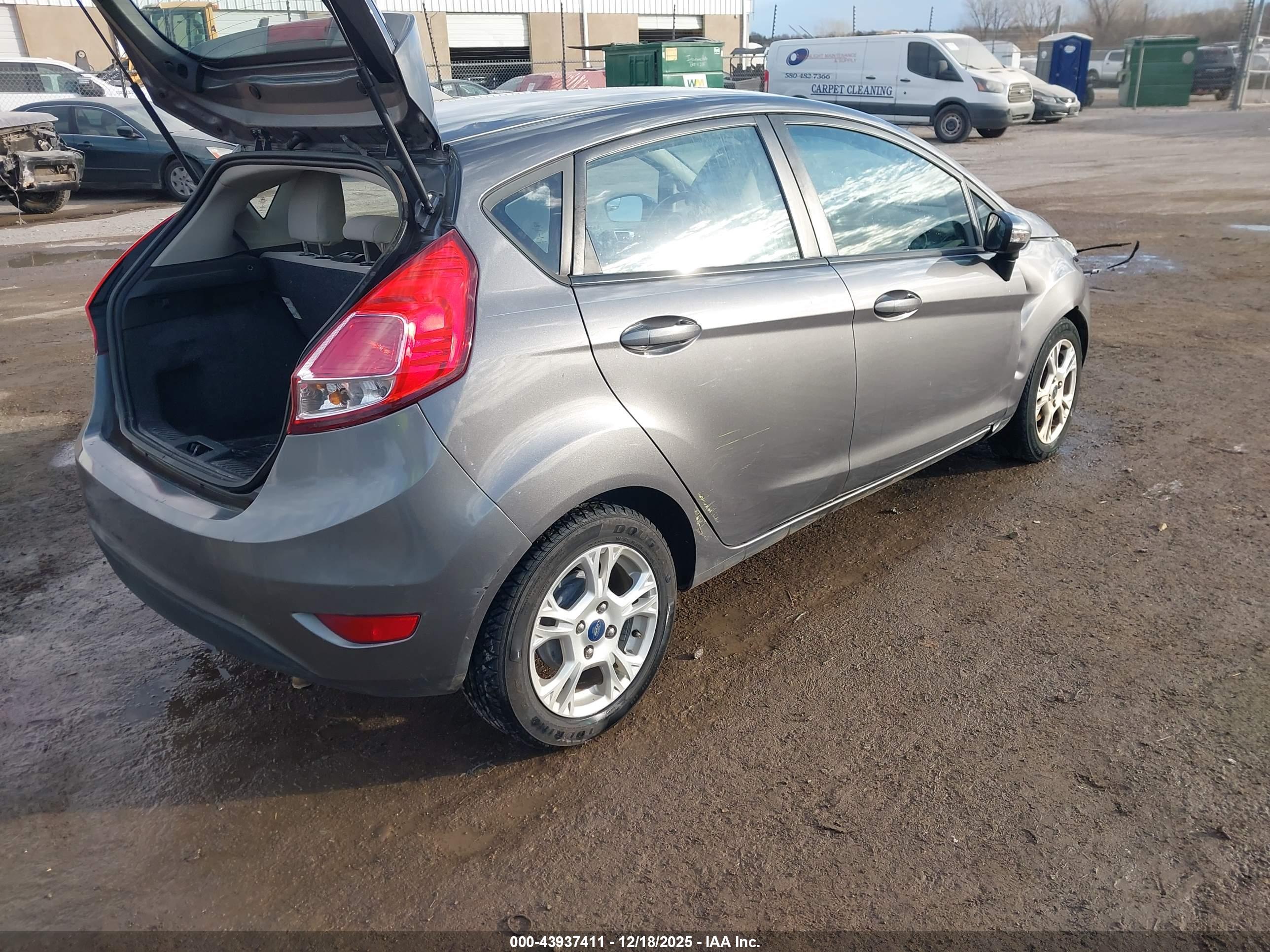 FORD FIESTA image 4