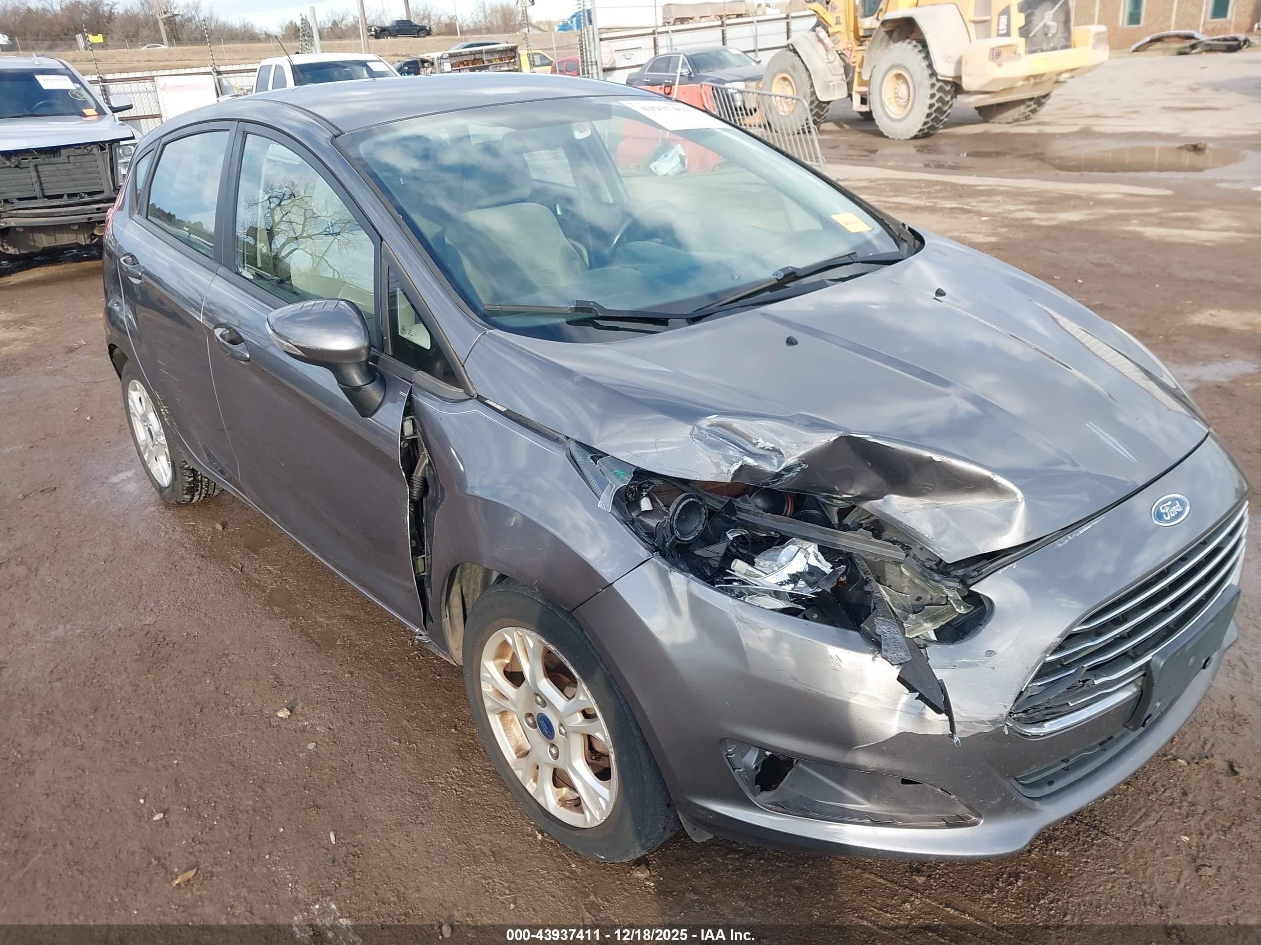 FORD FIESTA image 6