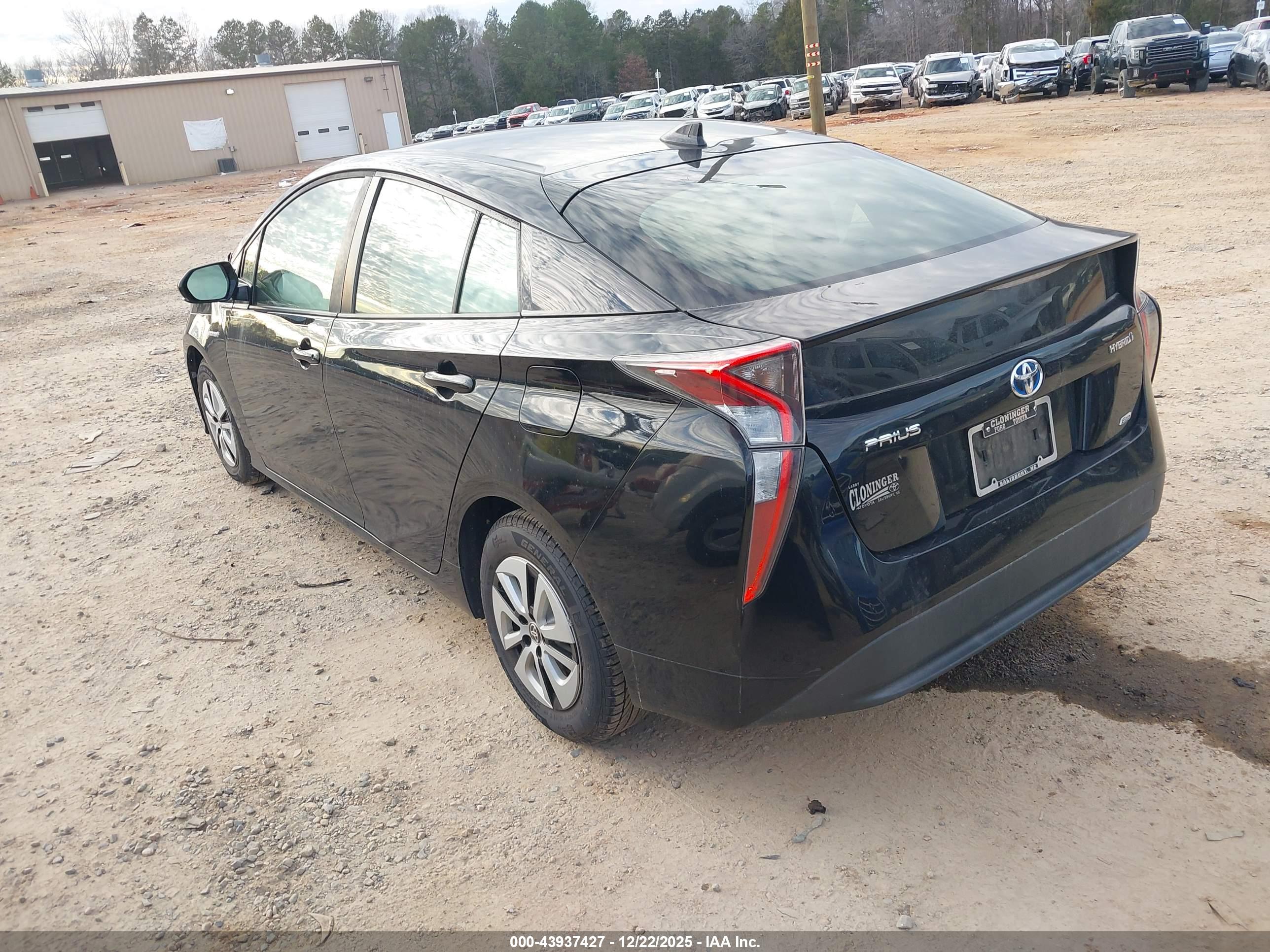 TOYOTA PRIUS image 3