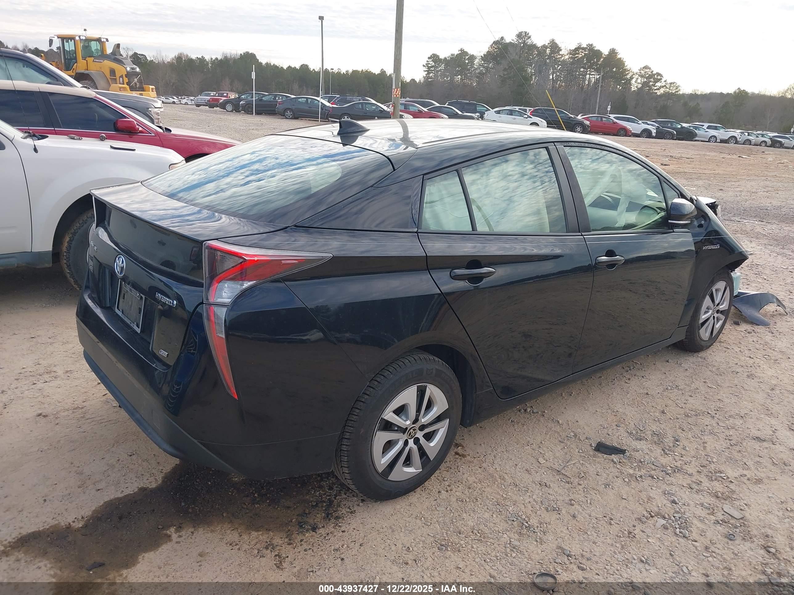 TOYOTA PRIUS image 4