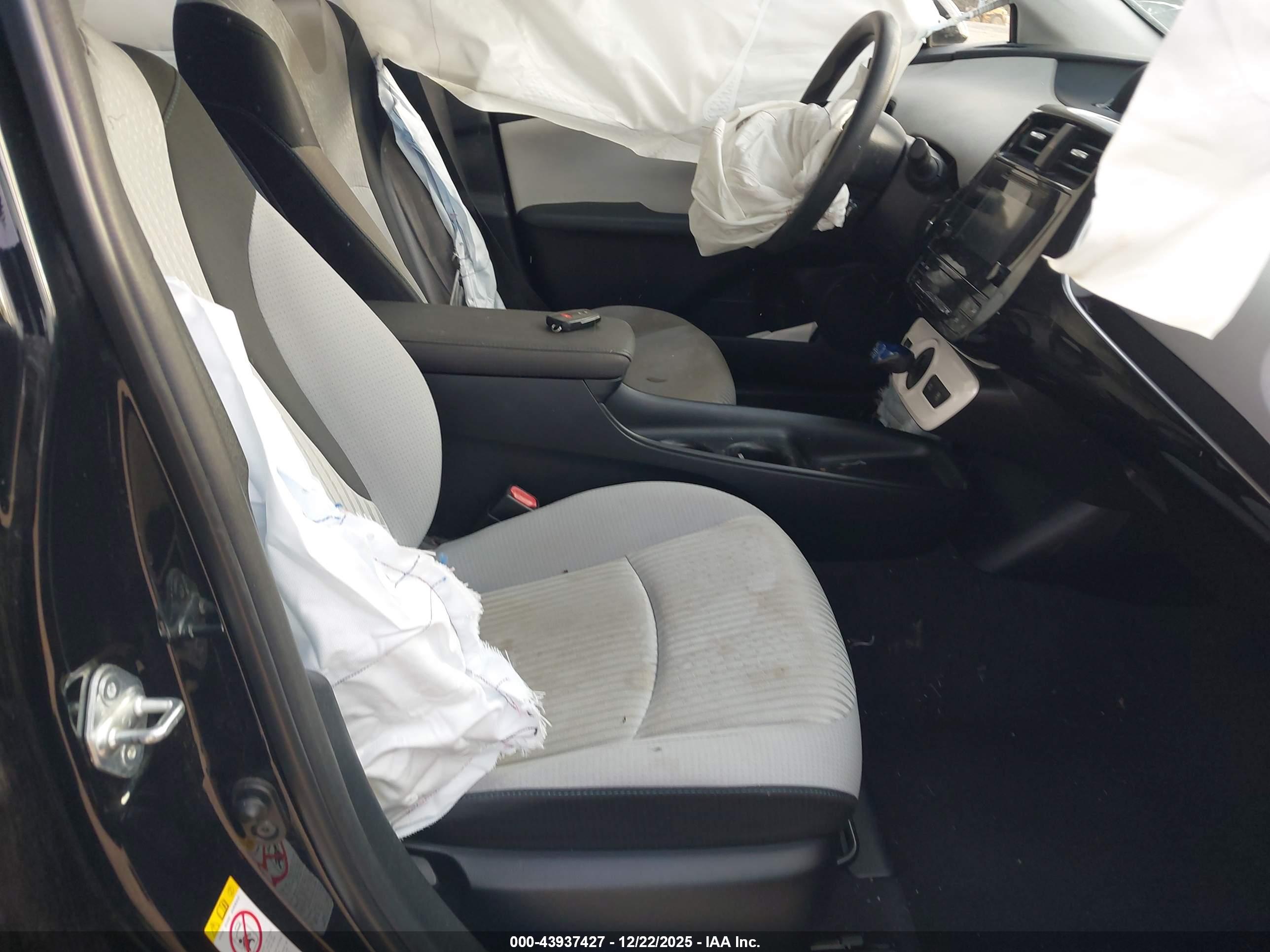 TOYOTA PRIUS image 5