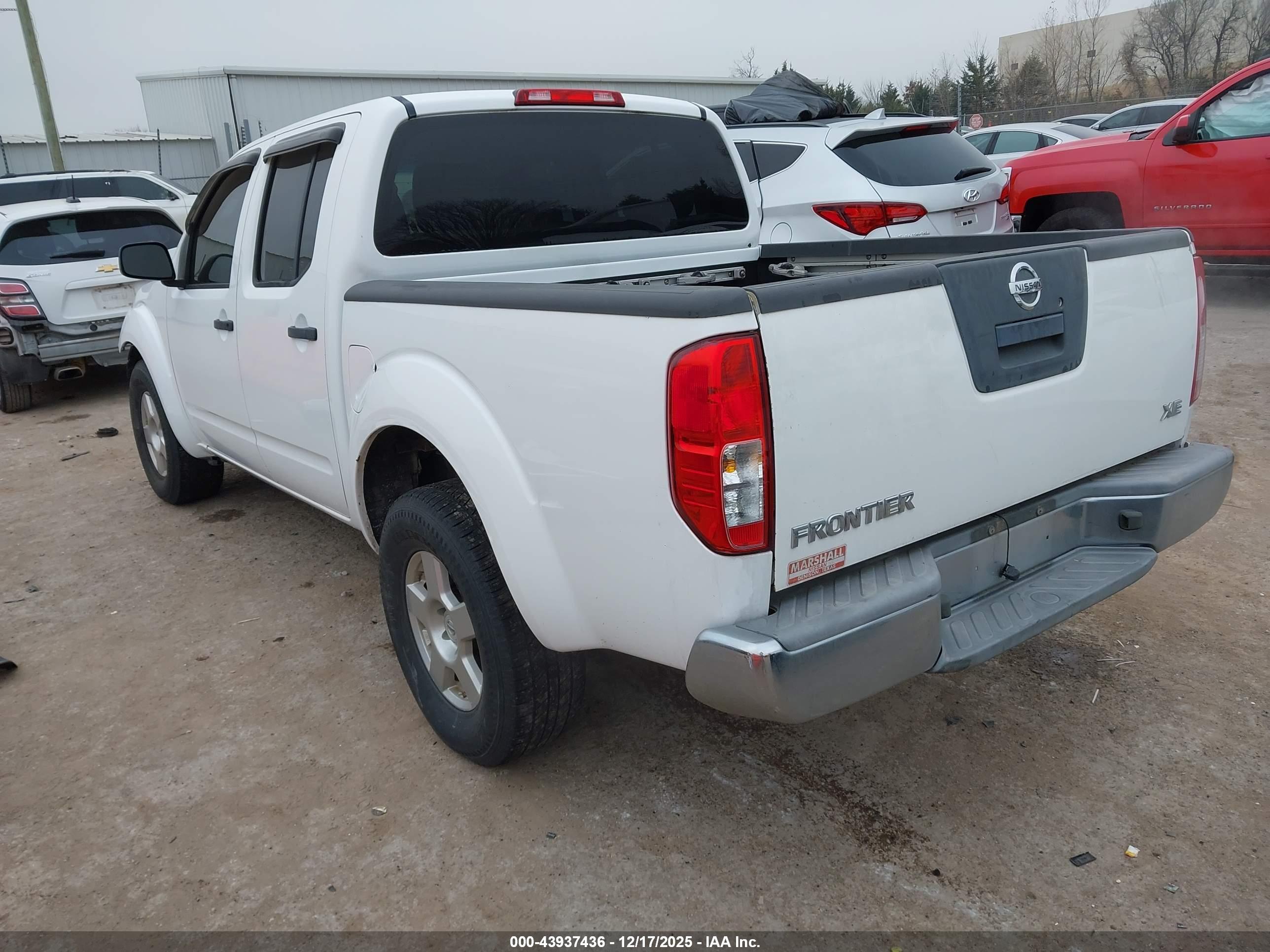 NISSAN FRONTIER image 3
