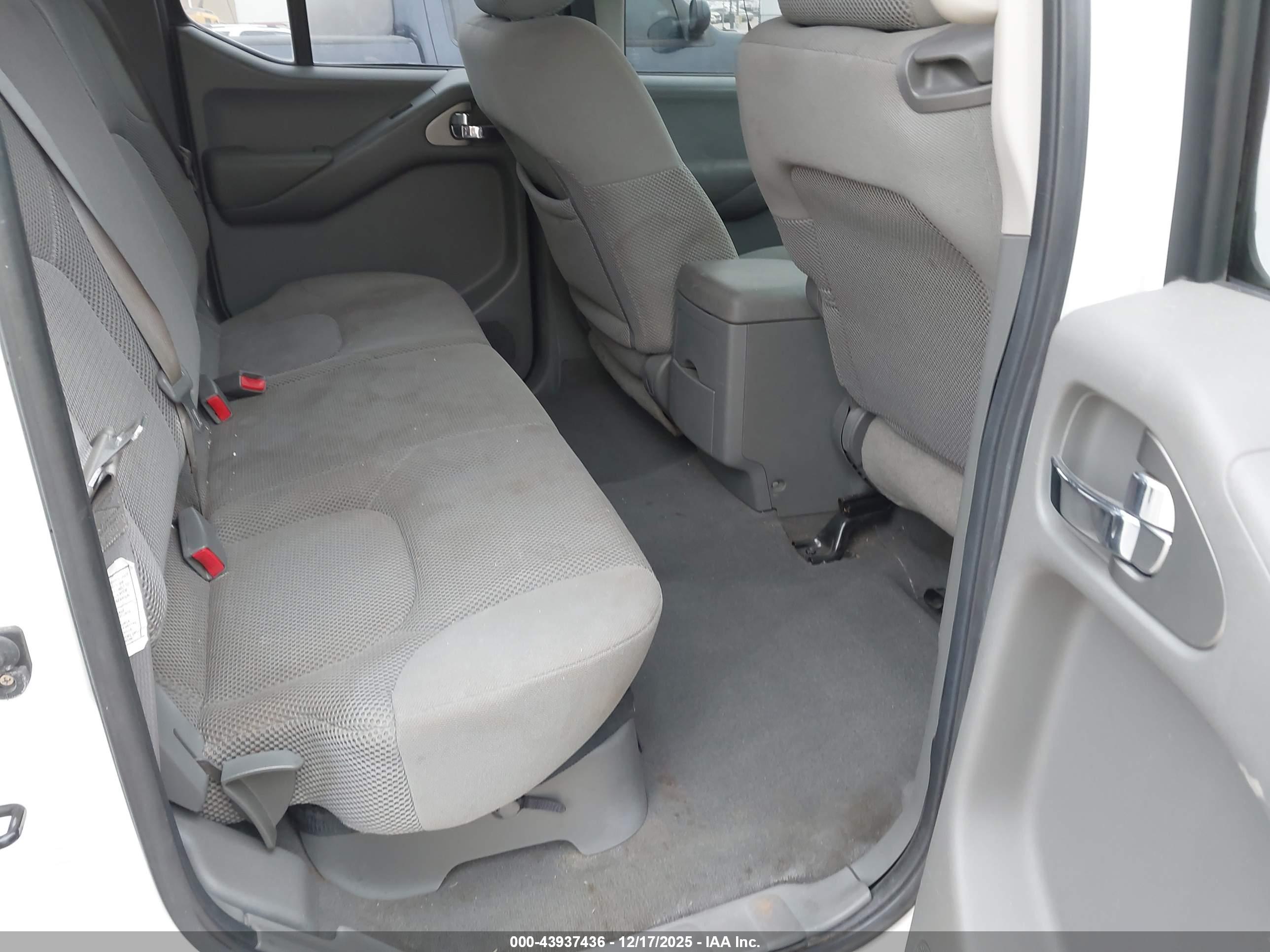 NISSAN FRONTIER image 8