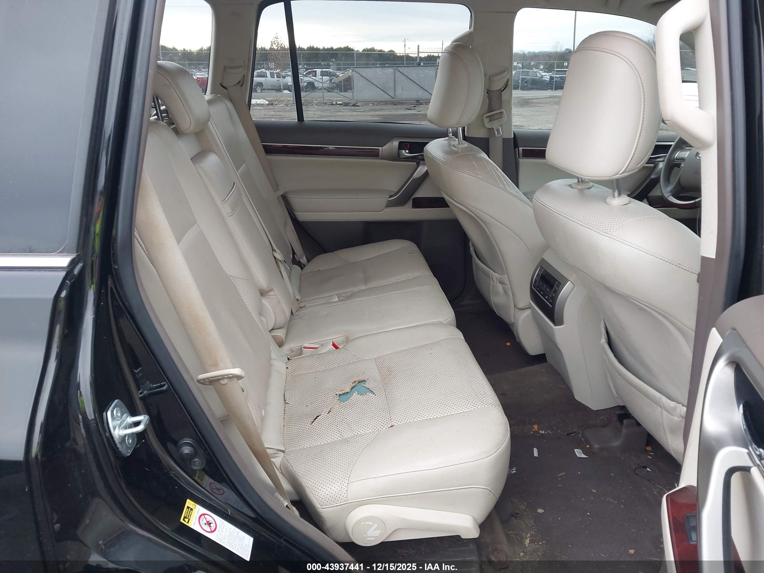 LEXUS GX image 8