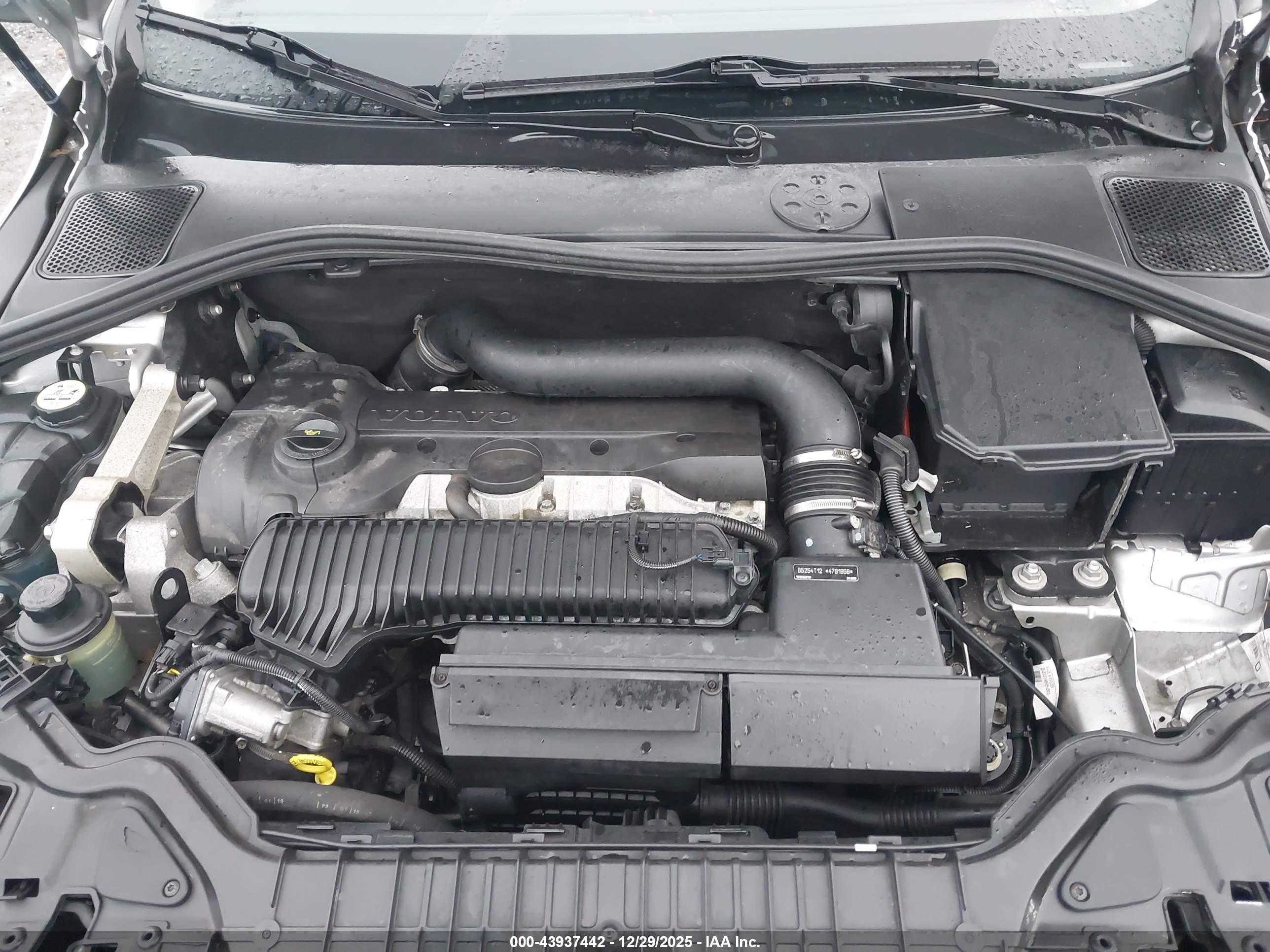 VOLVO V60 image 10