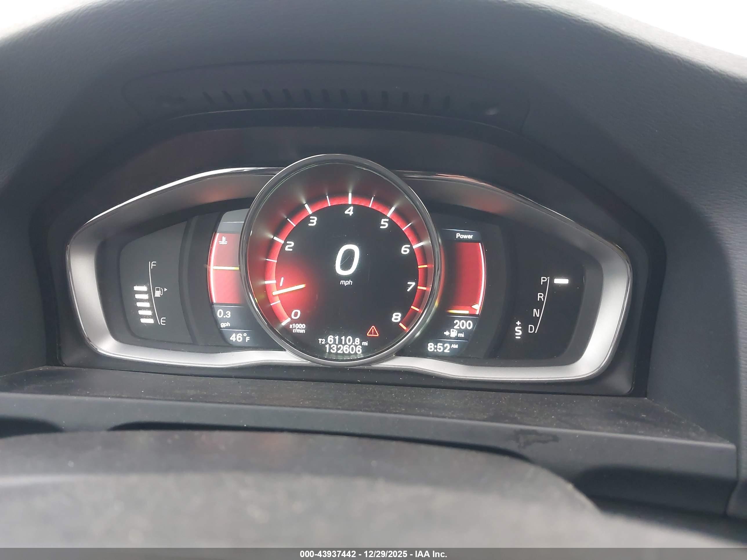 VOLVO V60 image 7