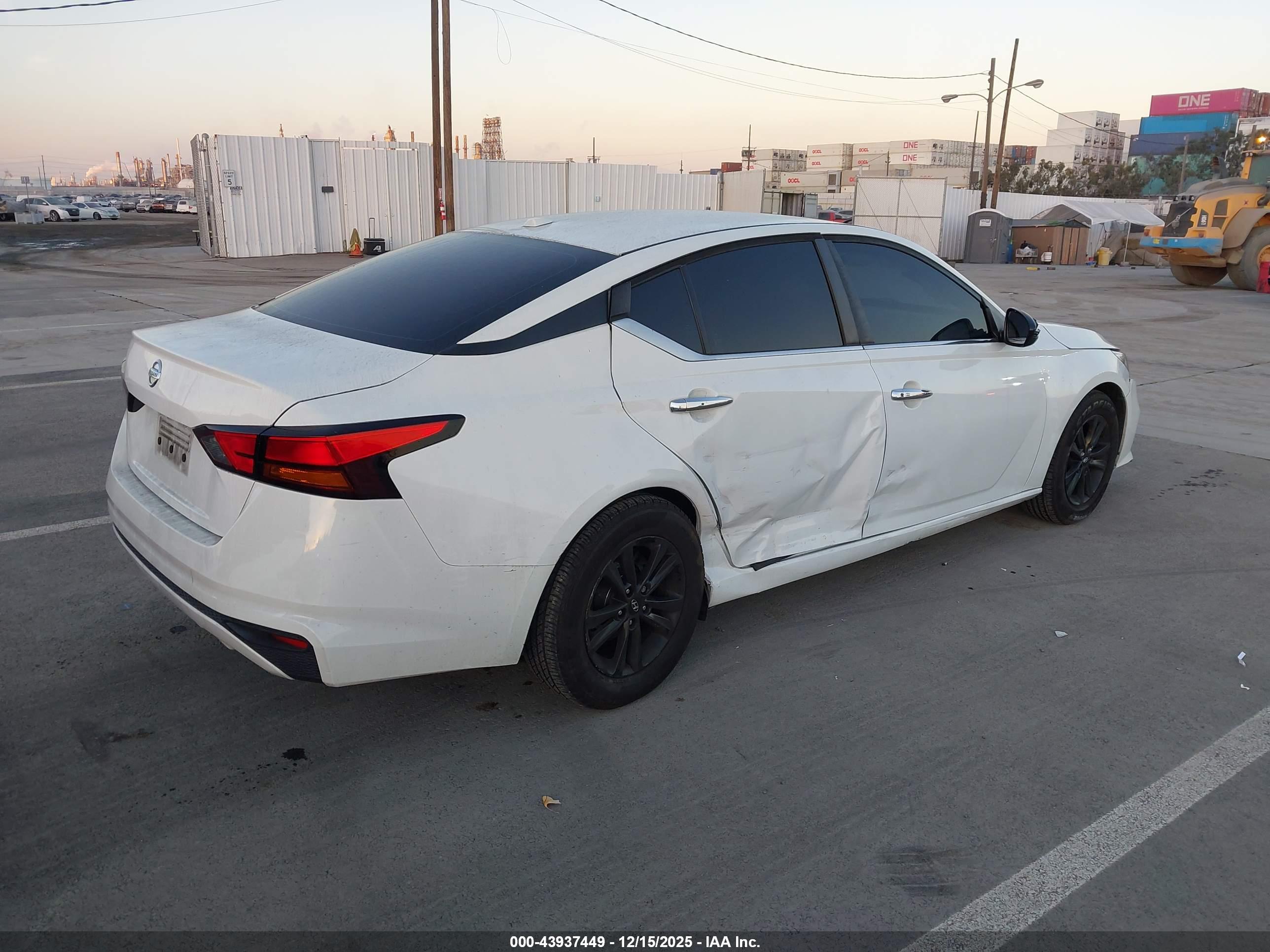 NISSAN ALTIMA image 4