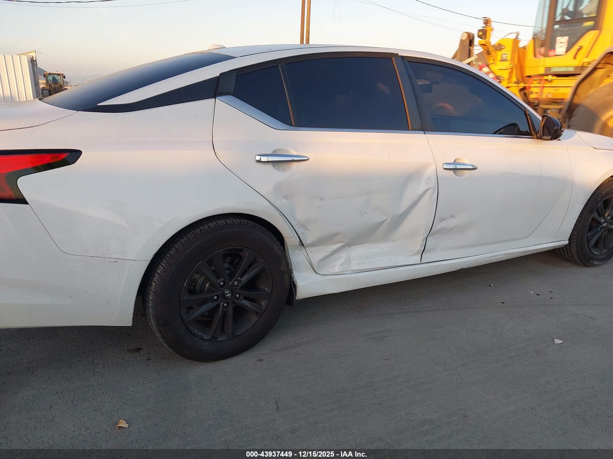 NISSAN ALTIMA image 6