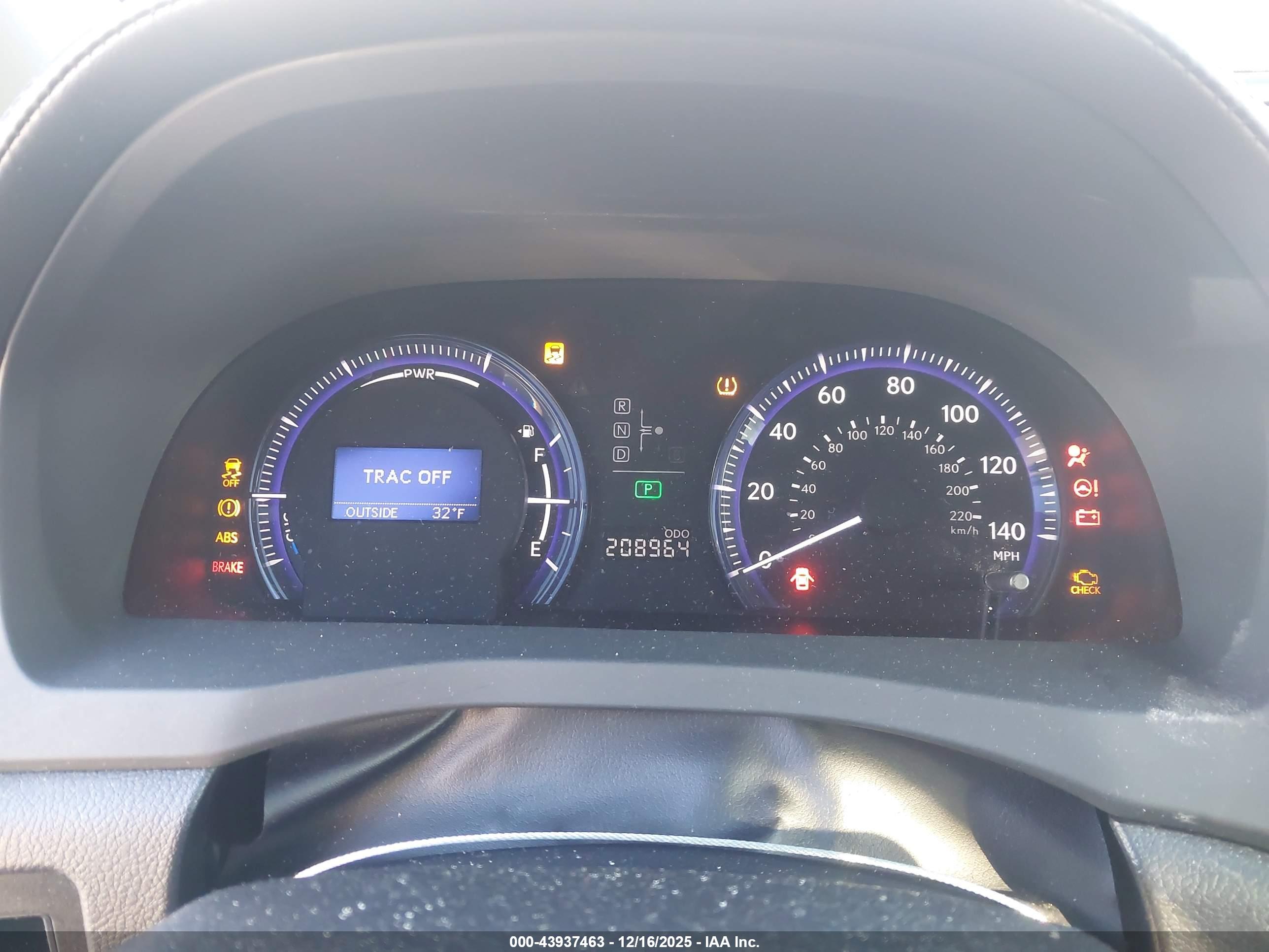 LEXUS HS image 7