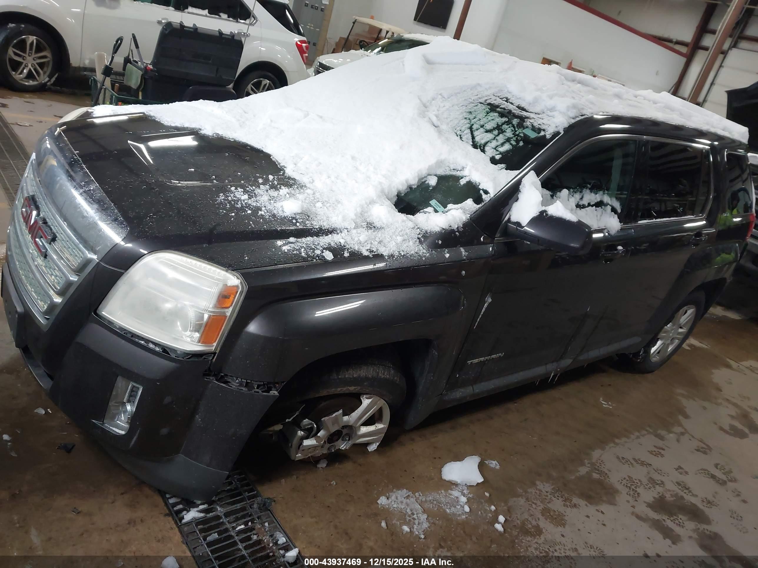GMC TERRAIN image 2