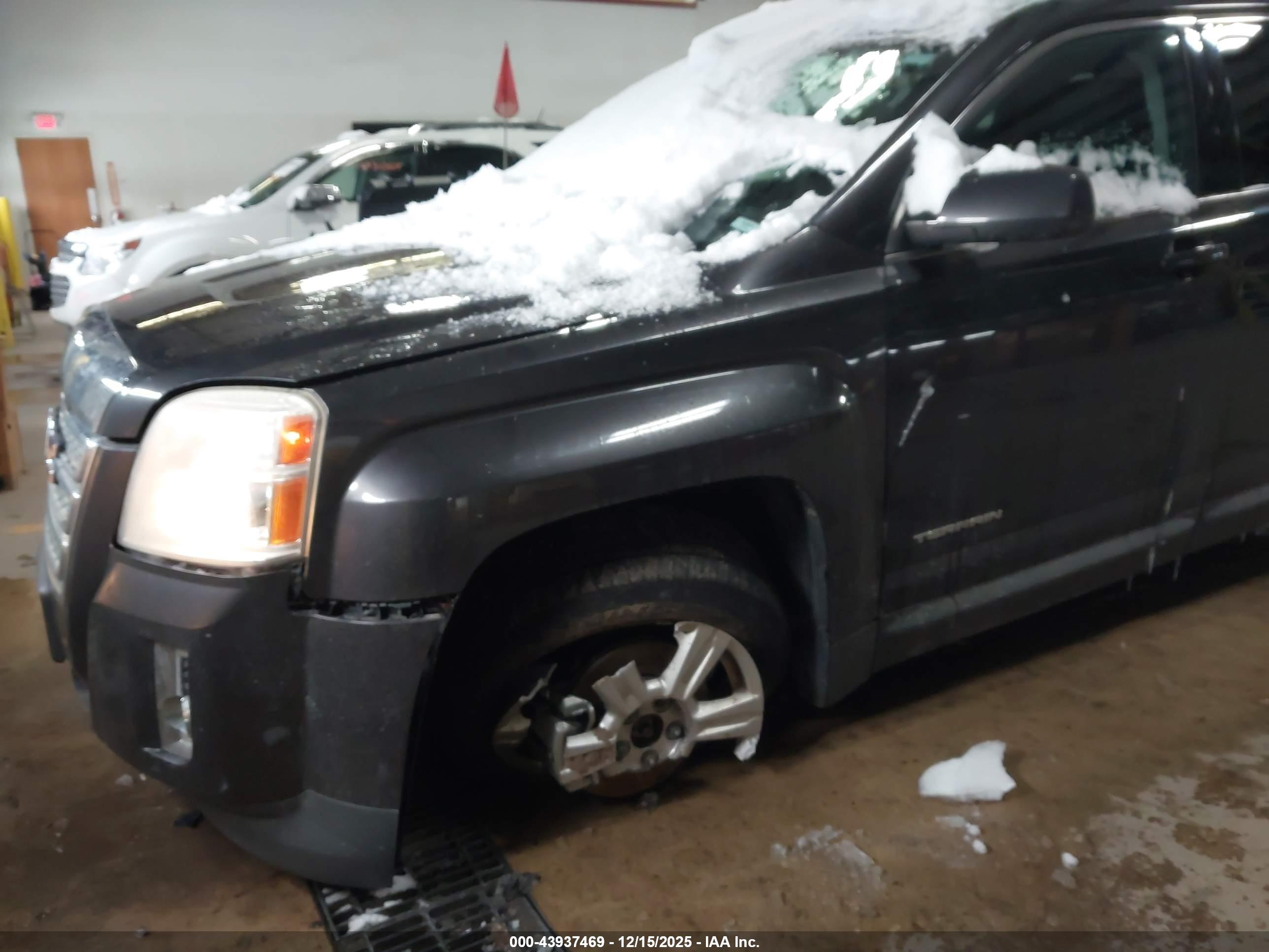 GMC TERRAIN image 6