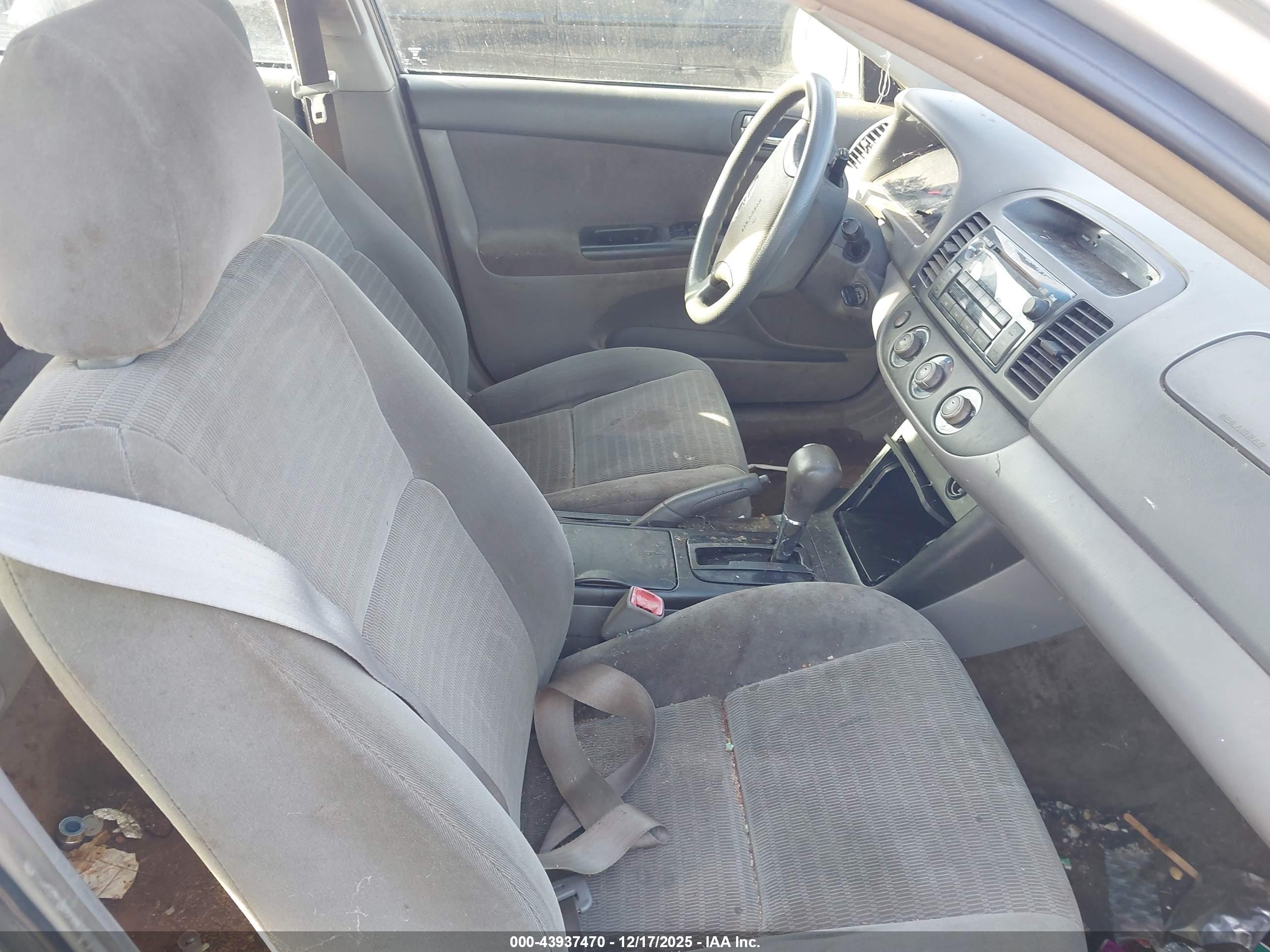 TOYOTA CAMRY image 5