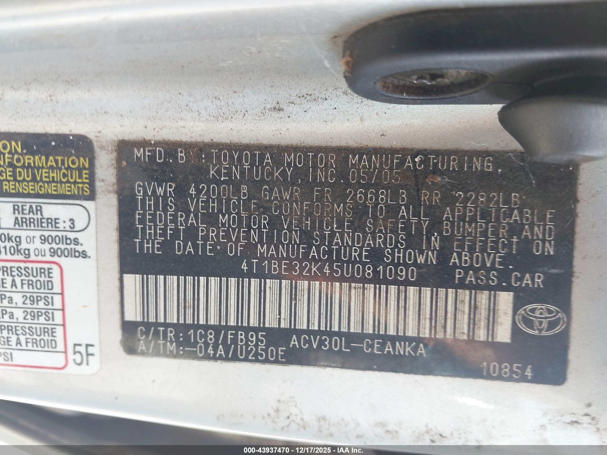 TOYOTA CAMRY image 9
