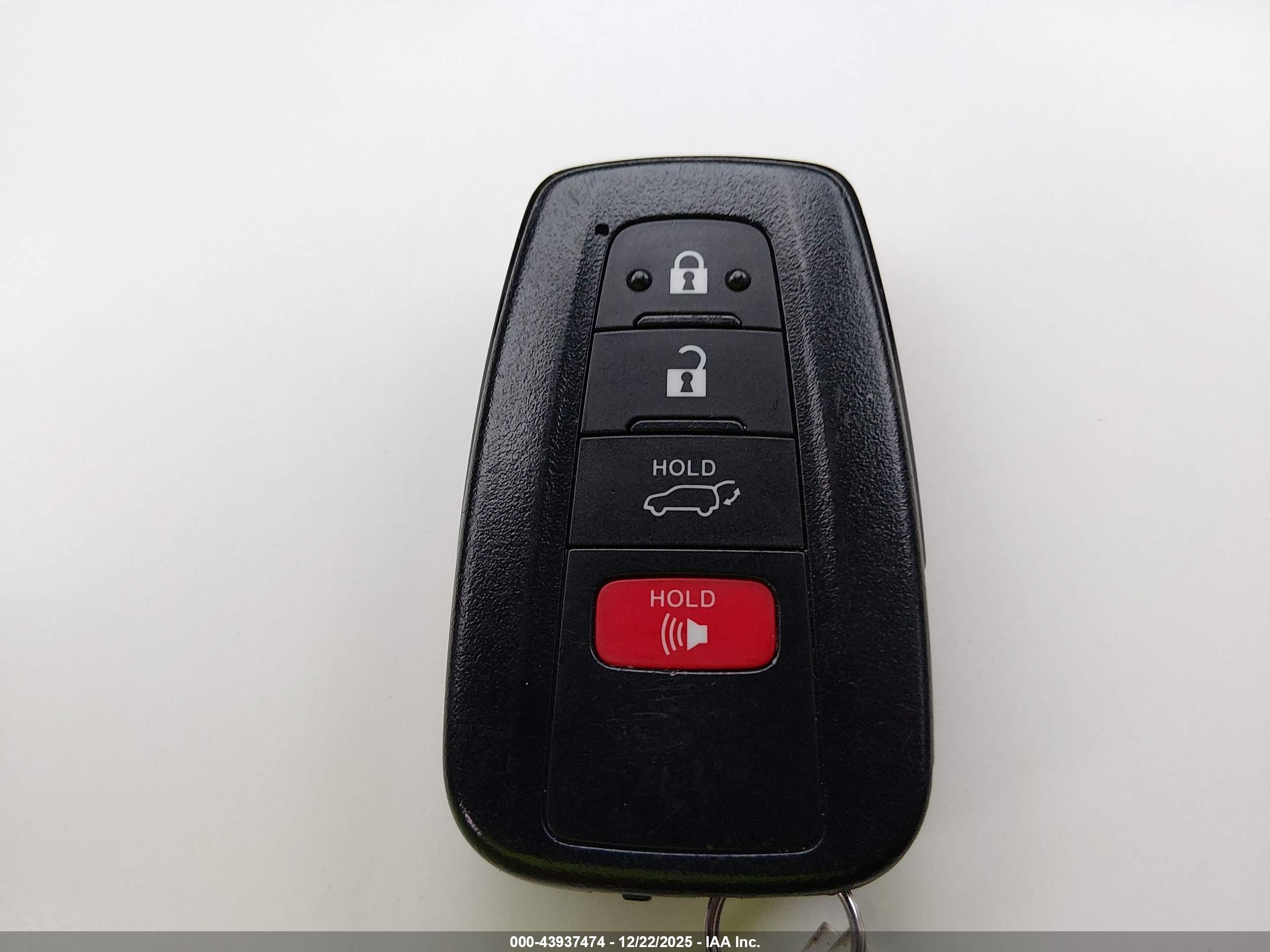 TOYOTA RAV4 image 11