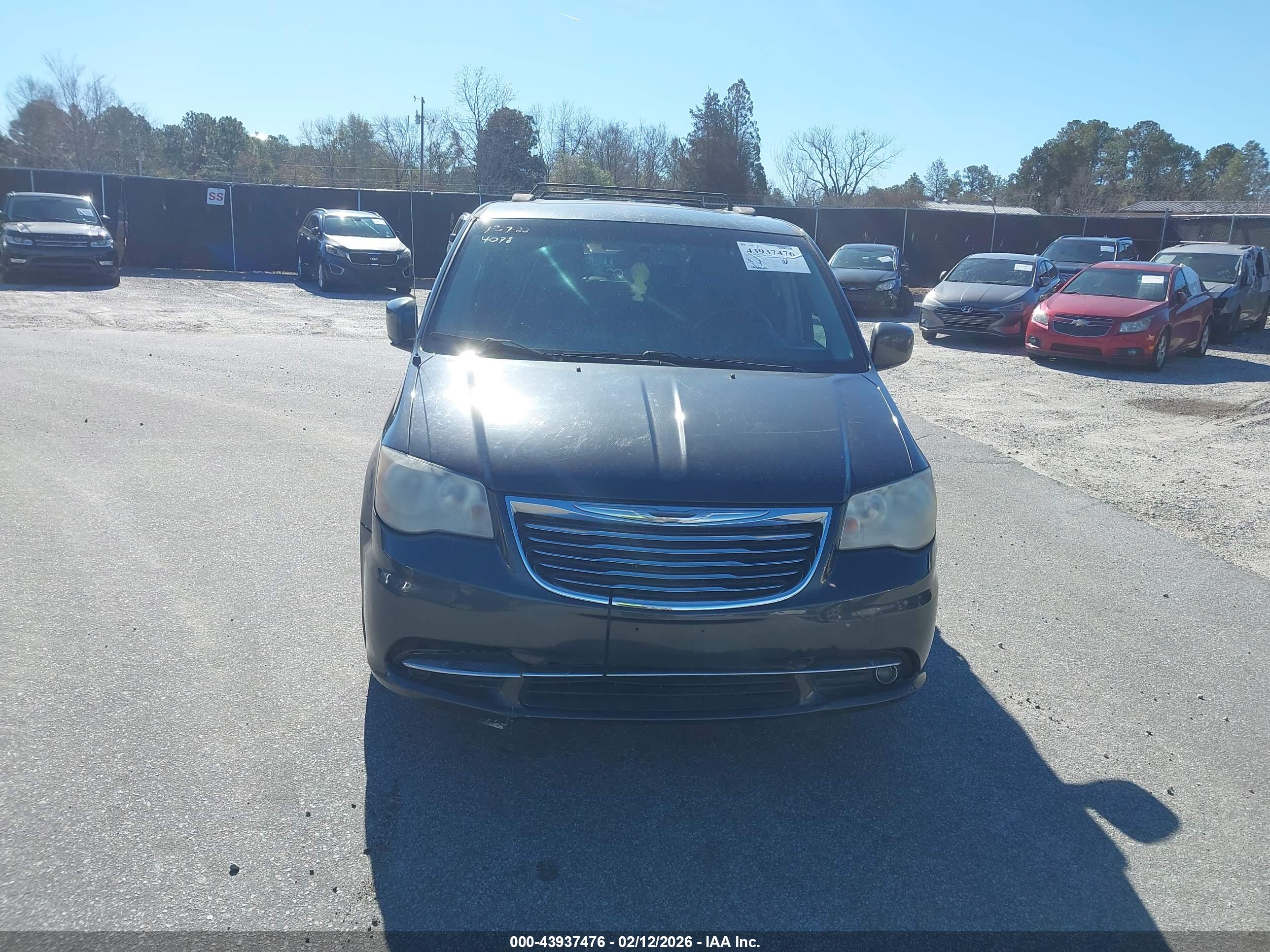 CHRYSLER TOWN image 6